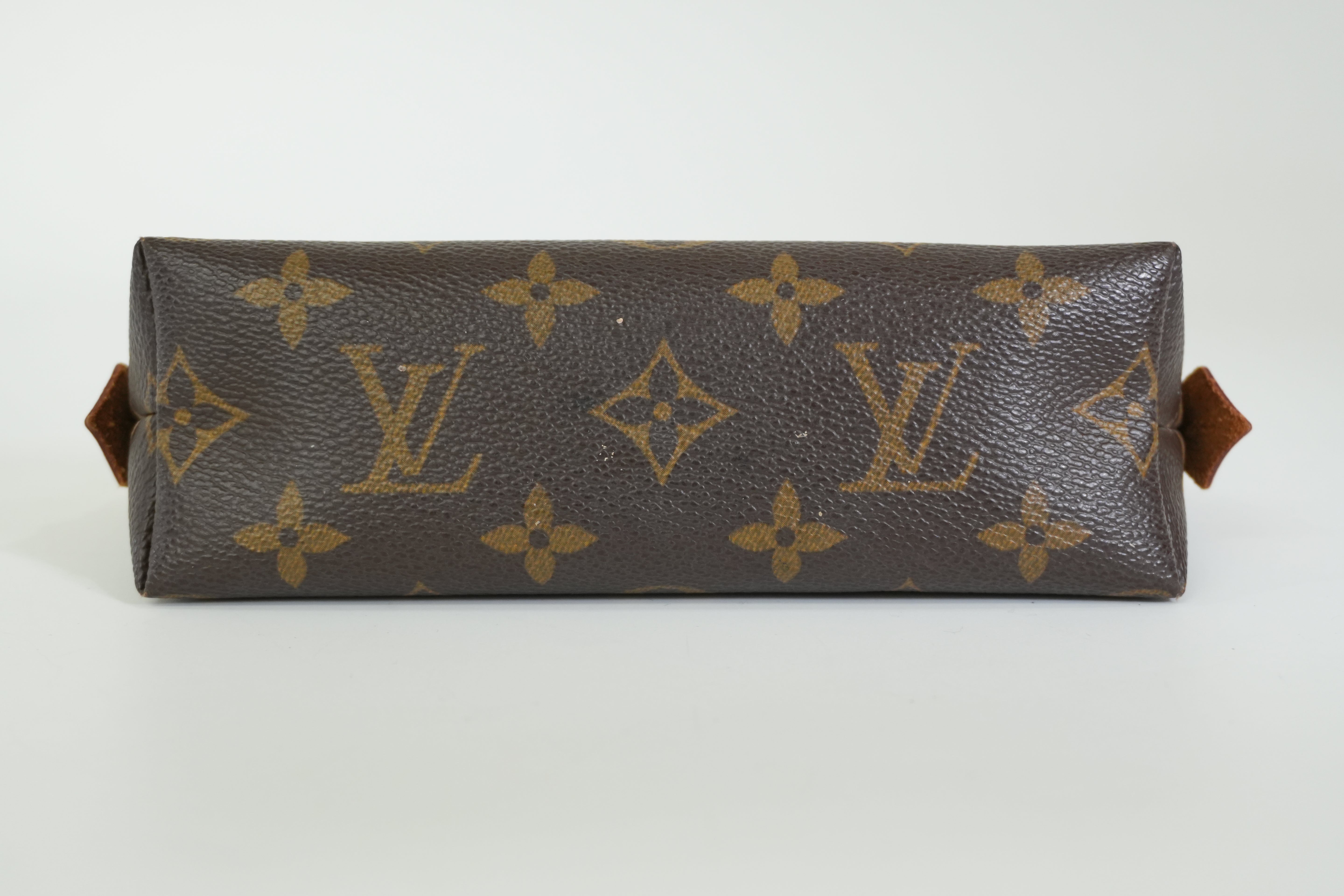 Pre-owned Louis Vuitton Monogram Cosmetic Pouch