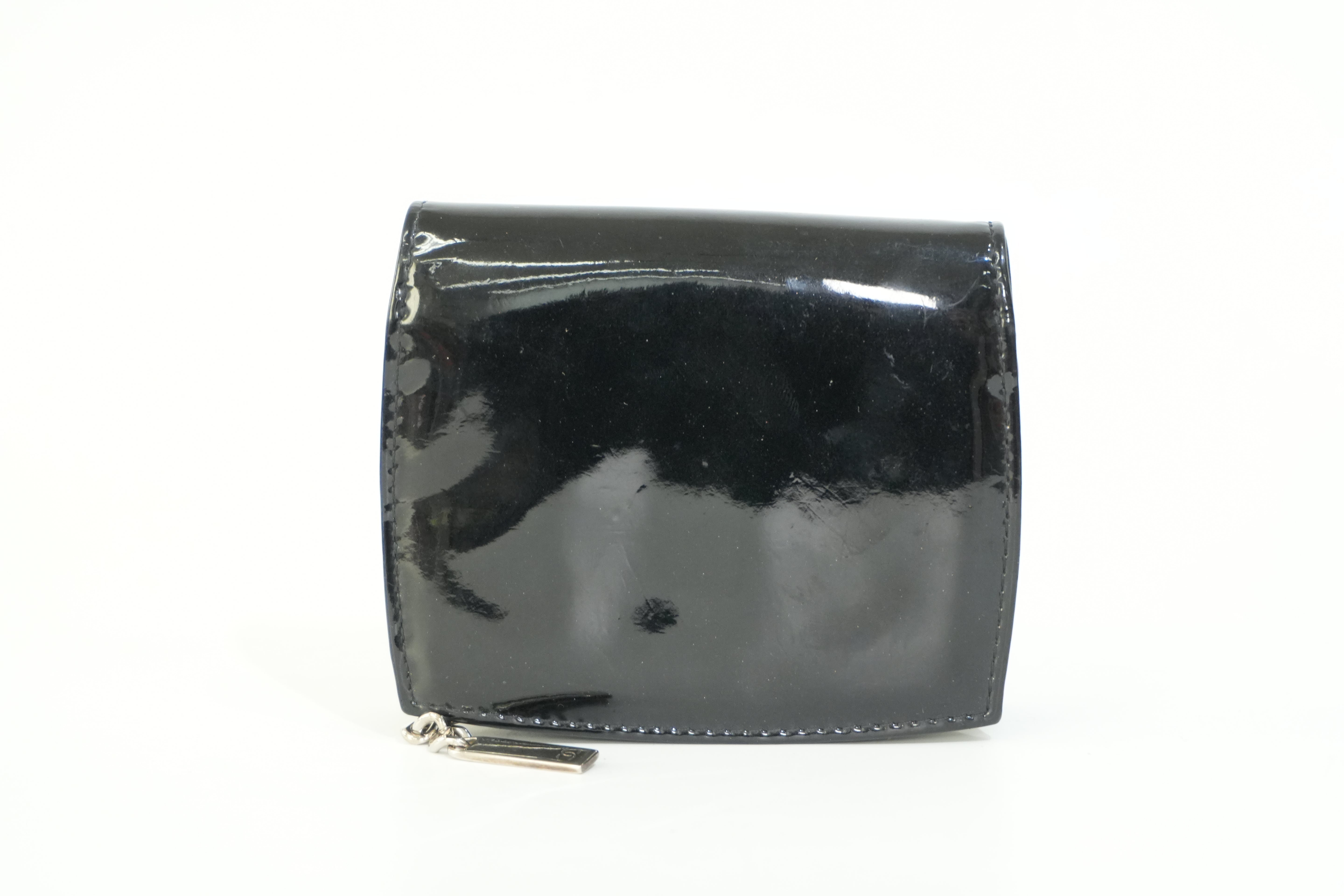 Pre-owned Chanel Lambskin Bifold Wallet Black