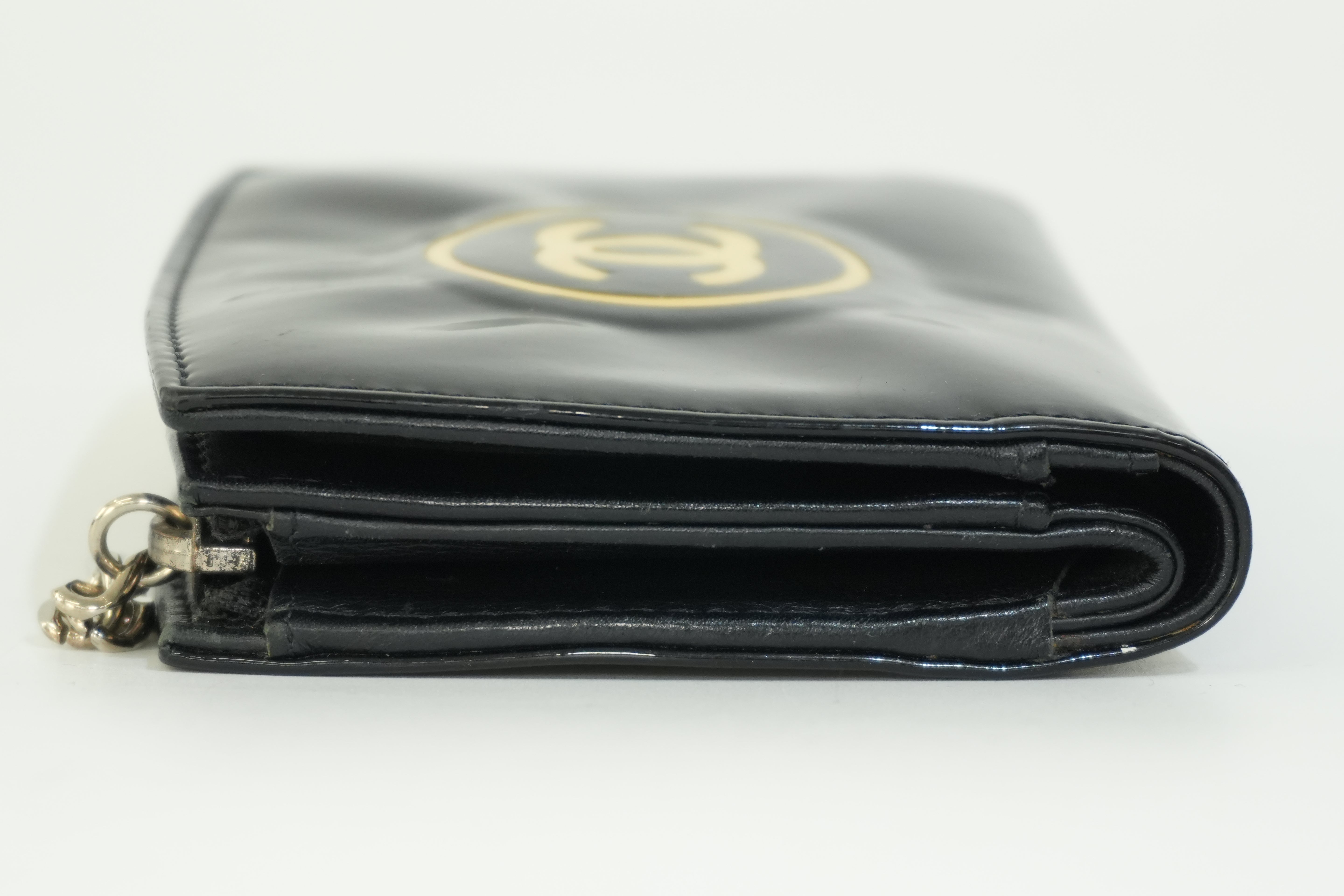 Pre-owned Chanel Lambskin Bifold Wallet Black