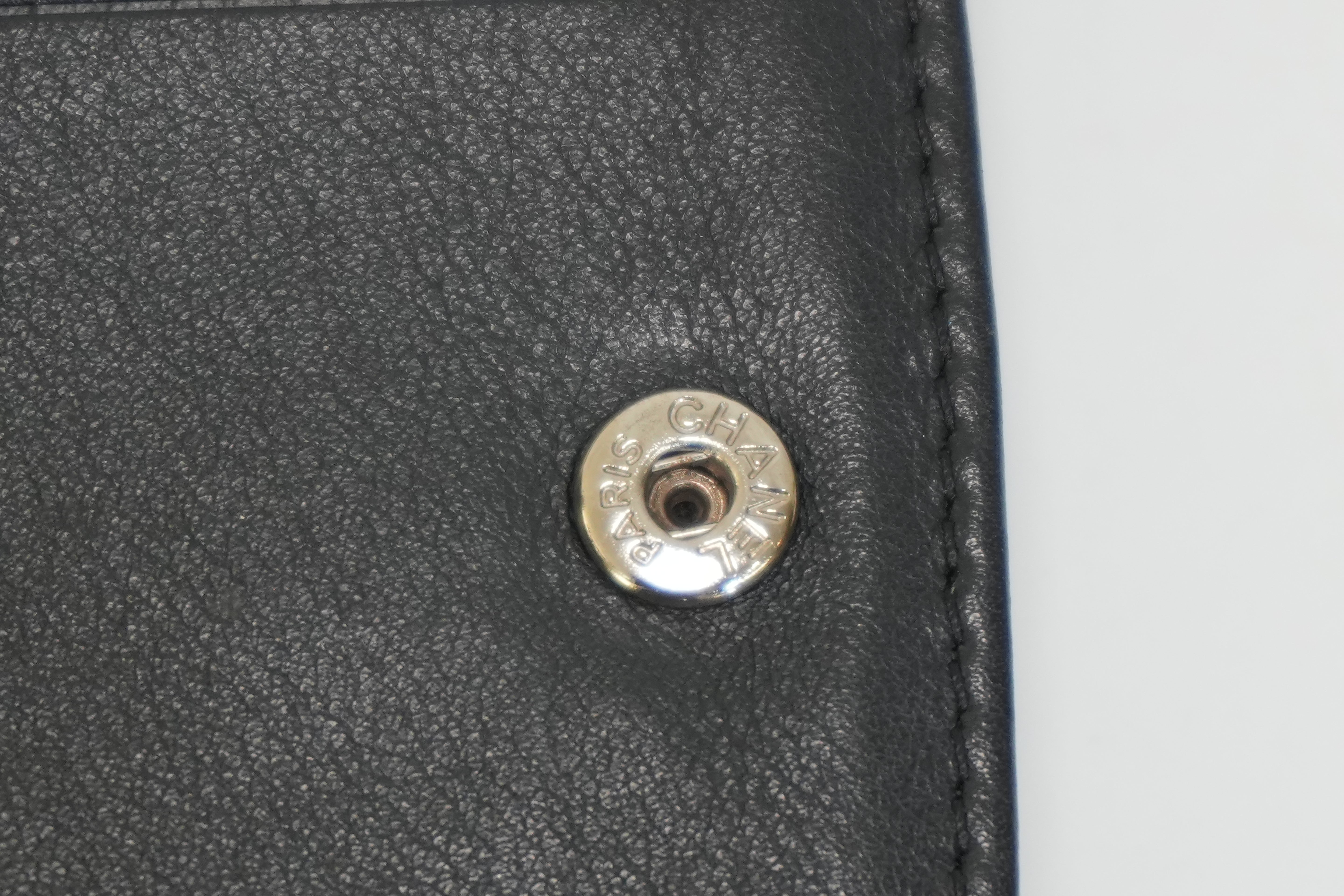 Pre-owned Chanel Lambskin Bifold Wallet Black