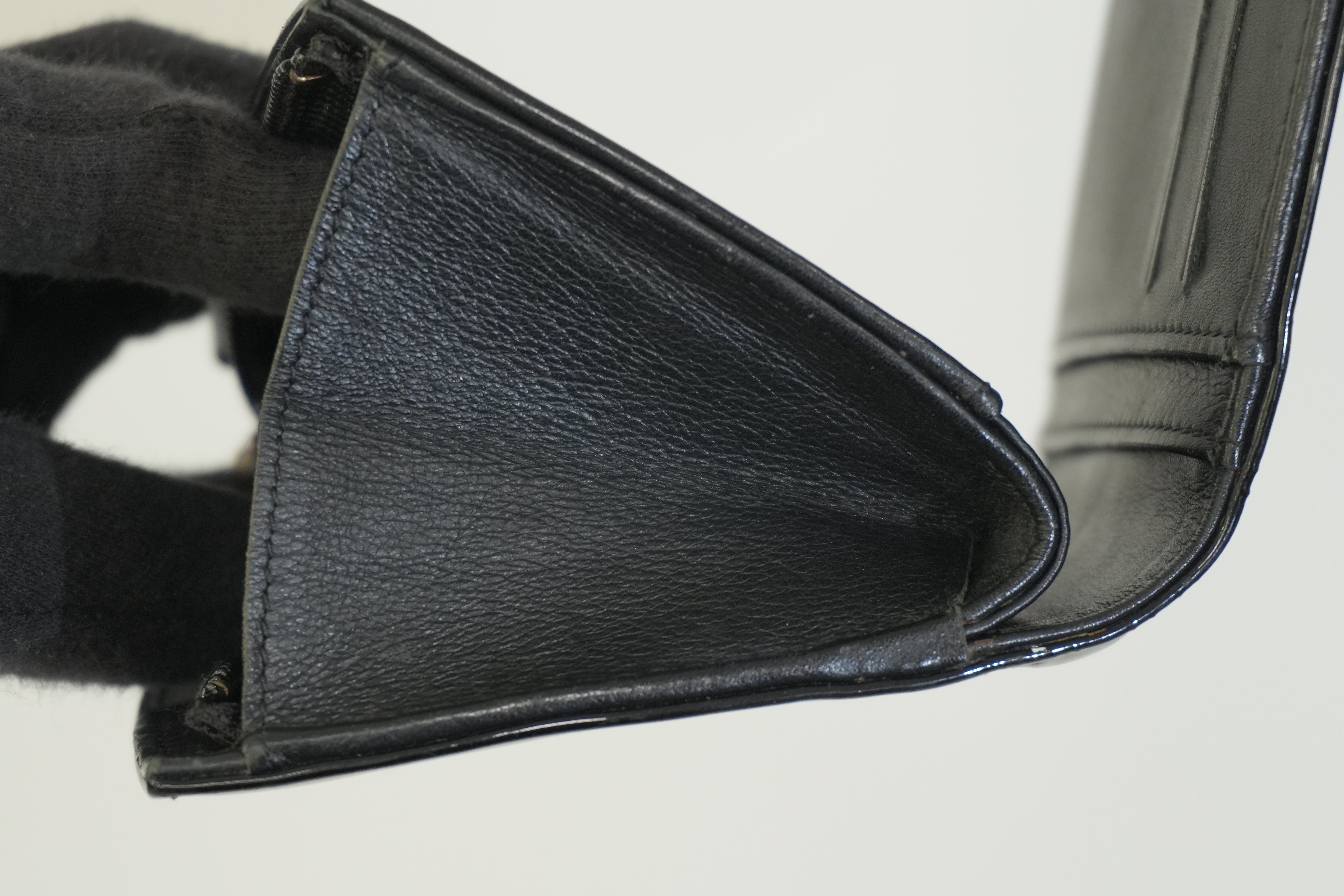 Pre-owned Chanel Lambskin Bifold Wallet Black