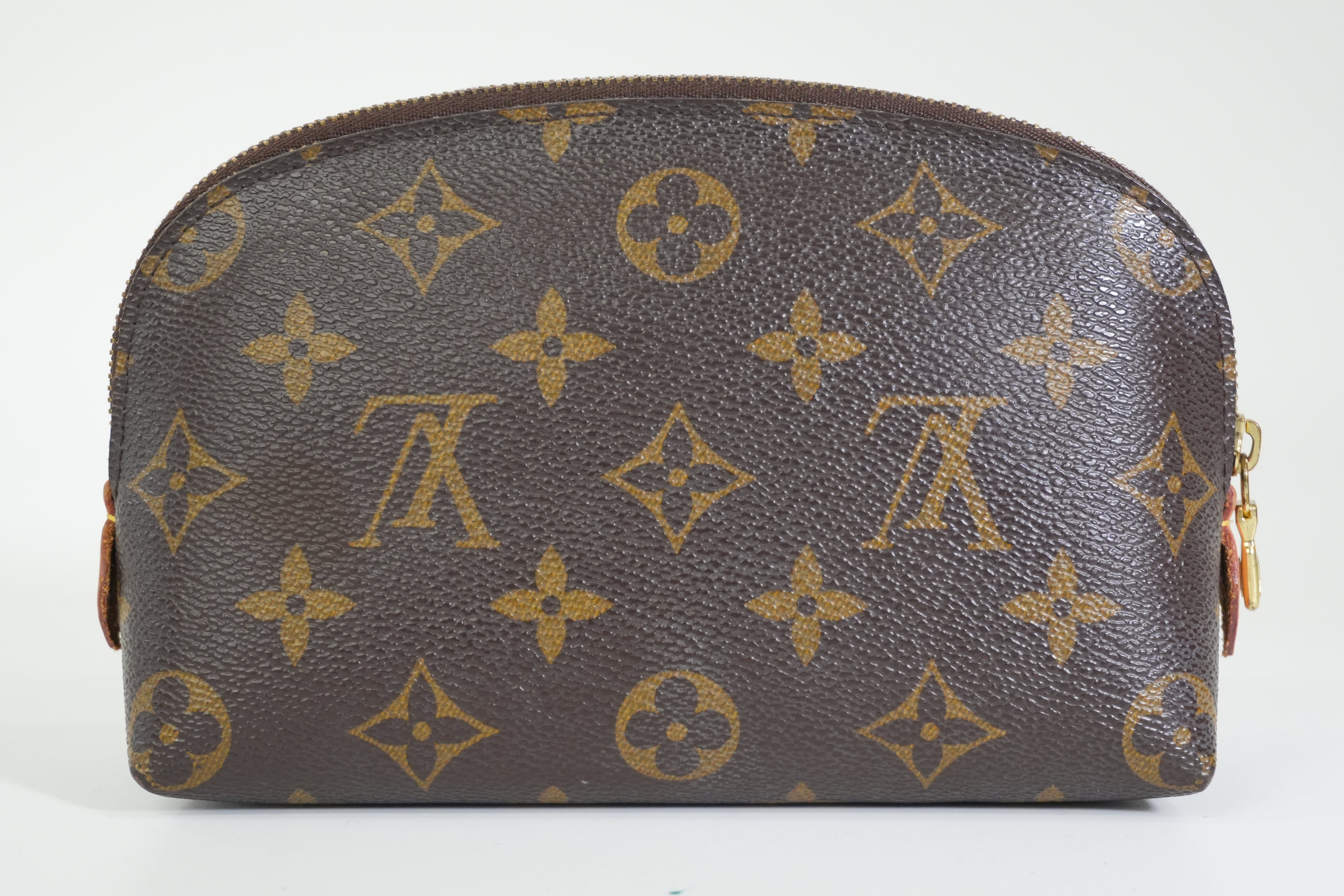 Pre-owned Louis Vuitton Monogram Cosmetic Pouch
