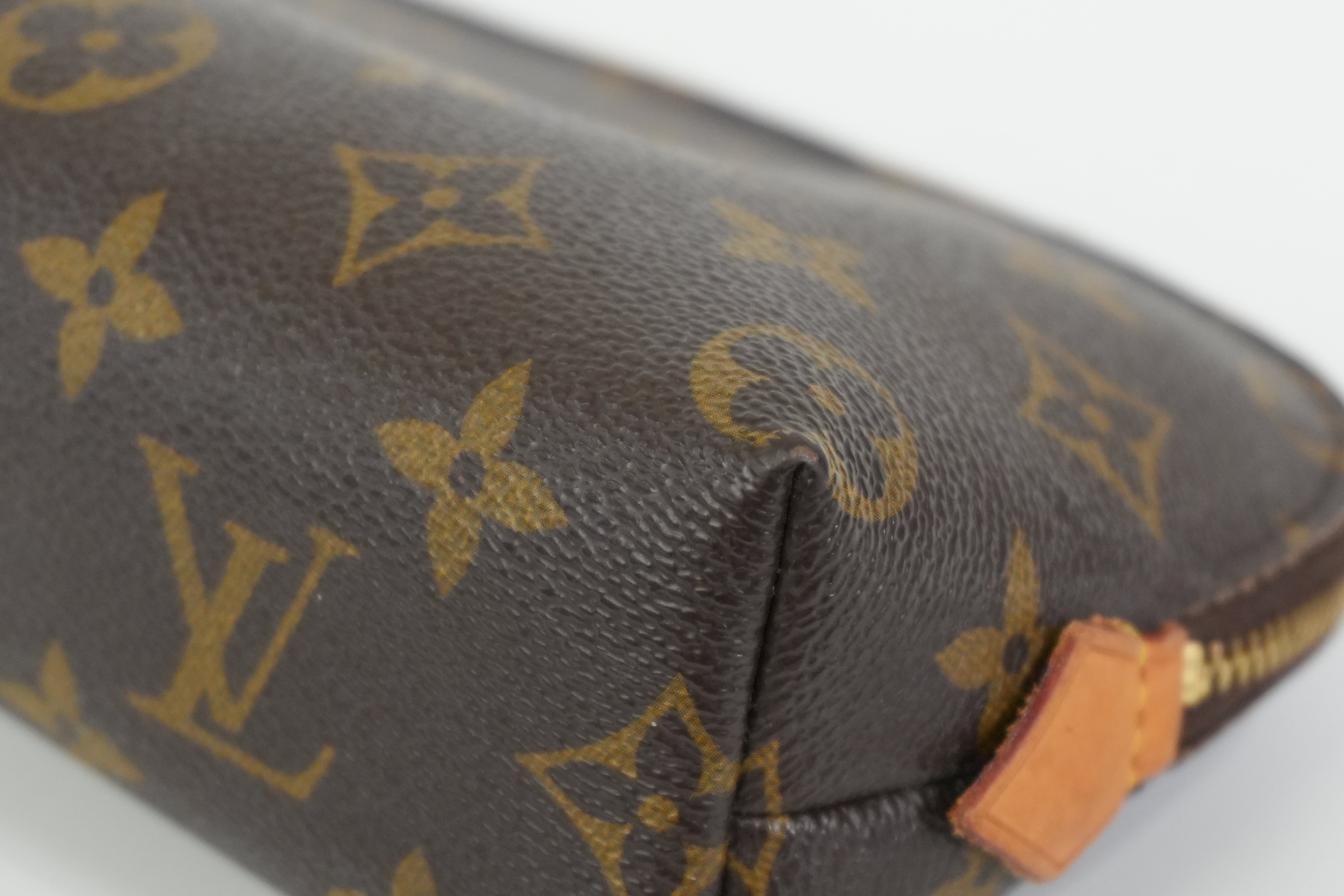 Pre-owned Louis Vuitton Monogram Cosmetic Pouch