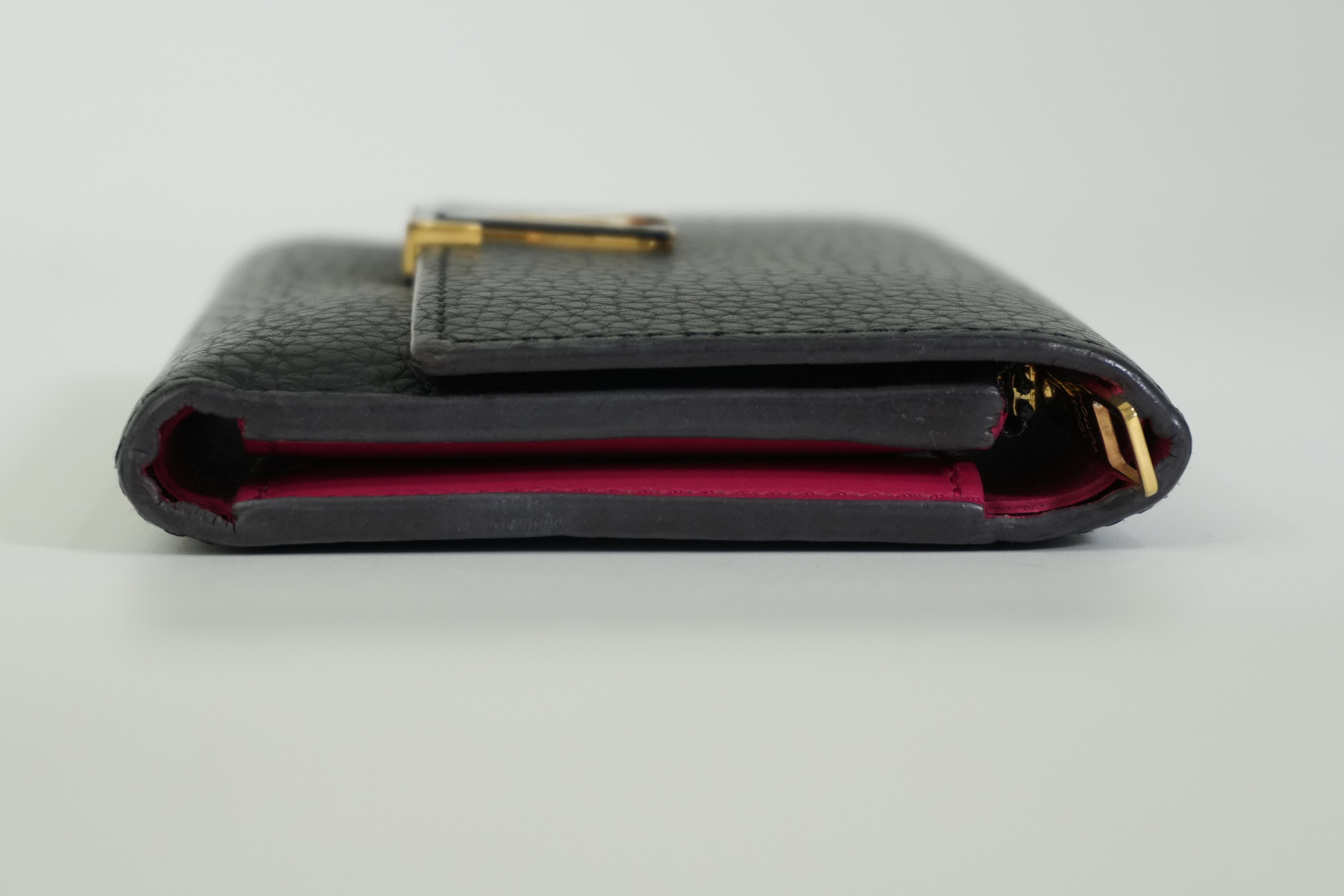 Pre-owned Louis Vuitton Capucine Compact Wallet Black