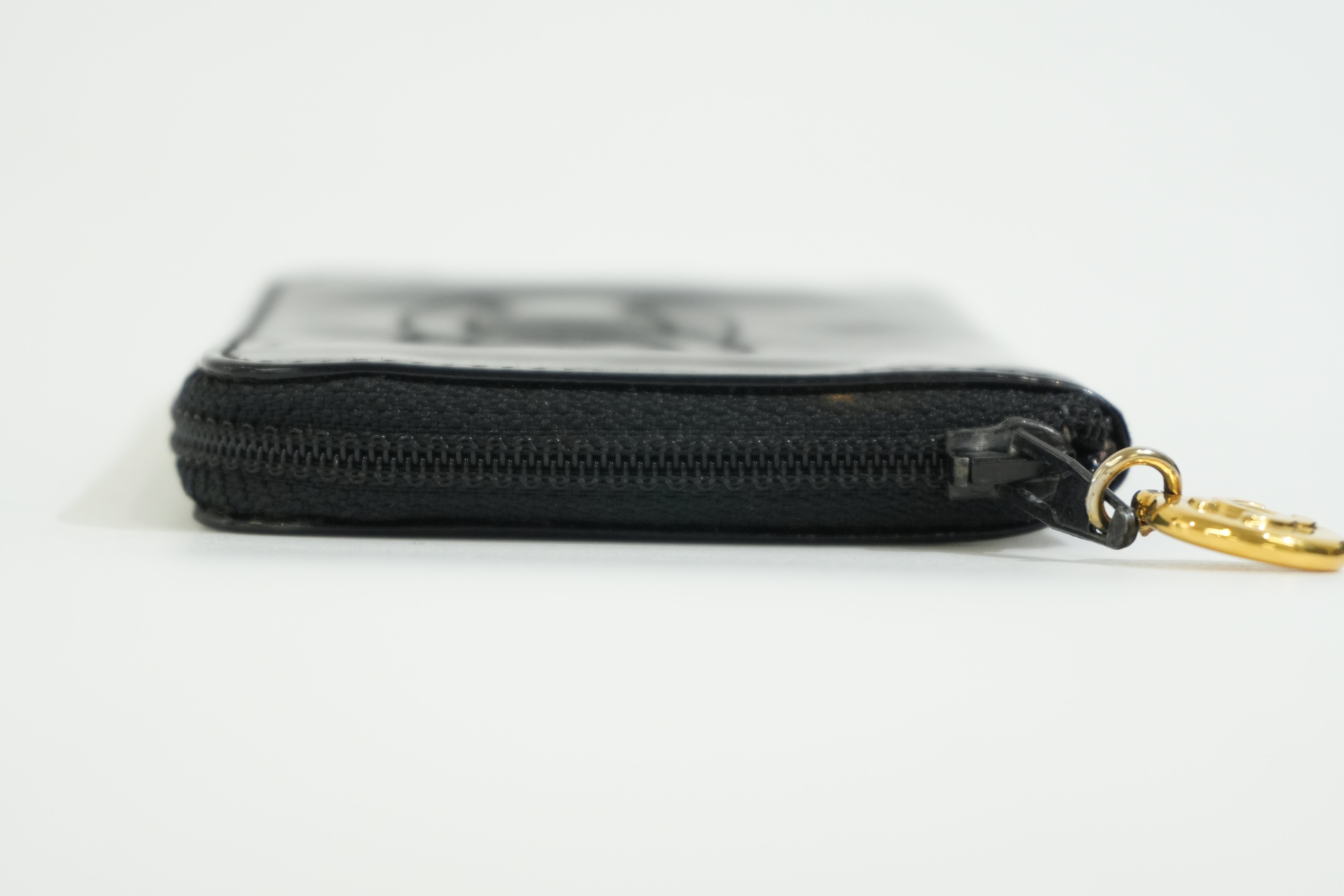 Pre-owned Chanel Patent Zippy Card Holder Black