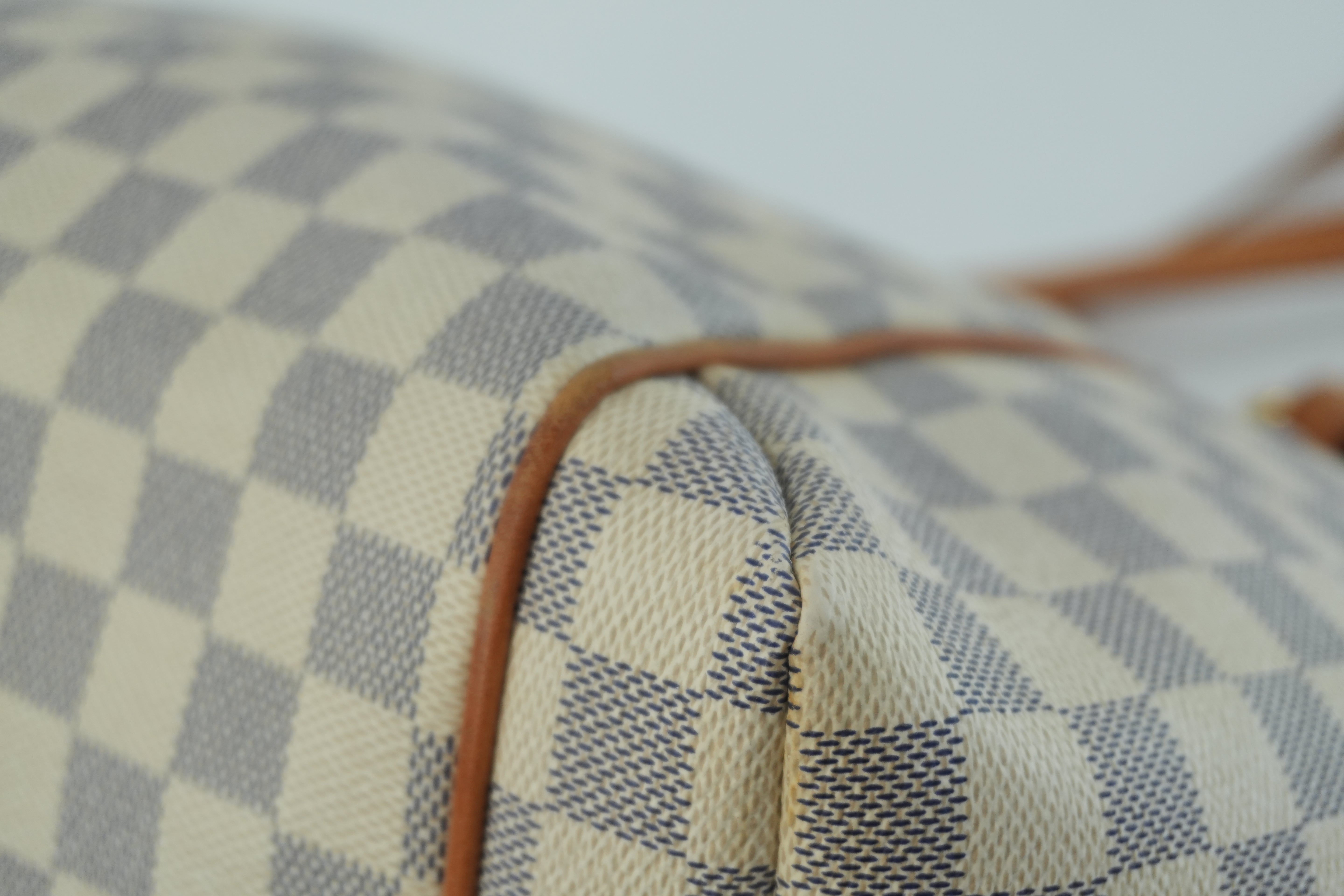 Pre-owned Louis Vuitton Damier Azur Totally MM Tote Bag