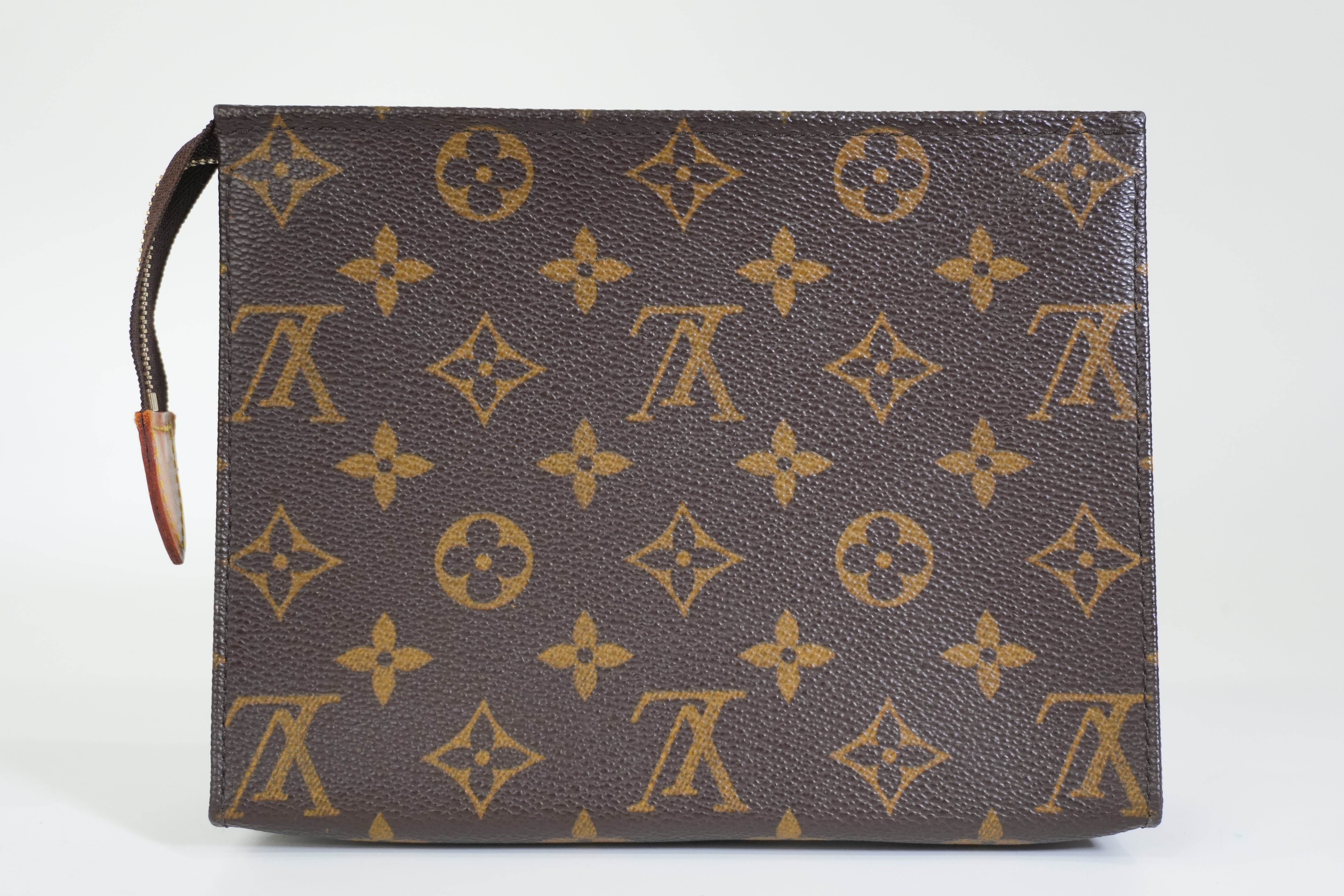 Pre-owned Louis Vuitton Monogram Toiletry 19 Pouch