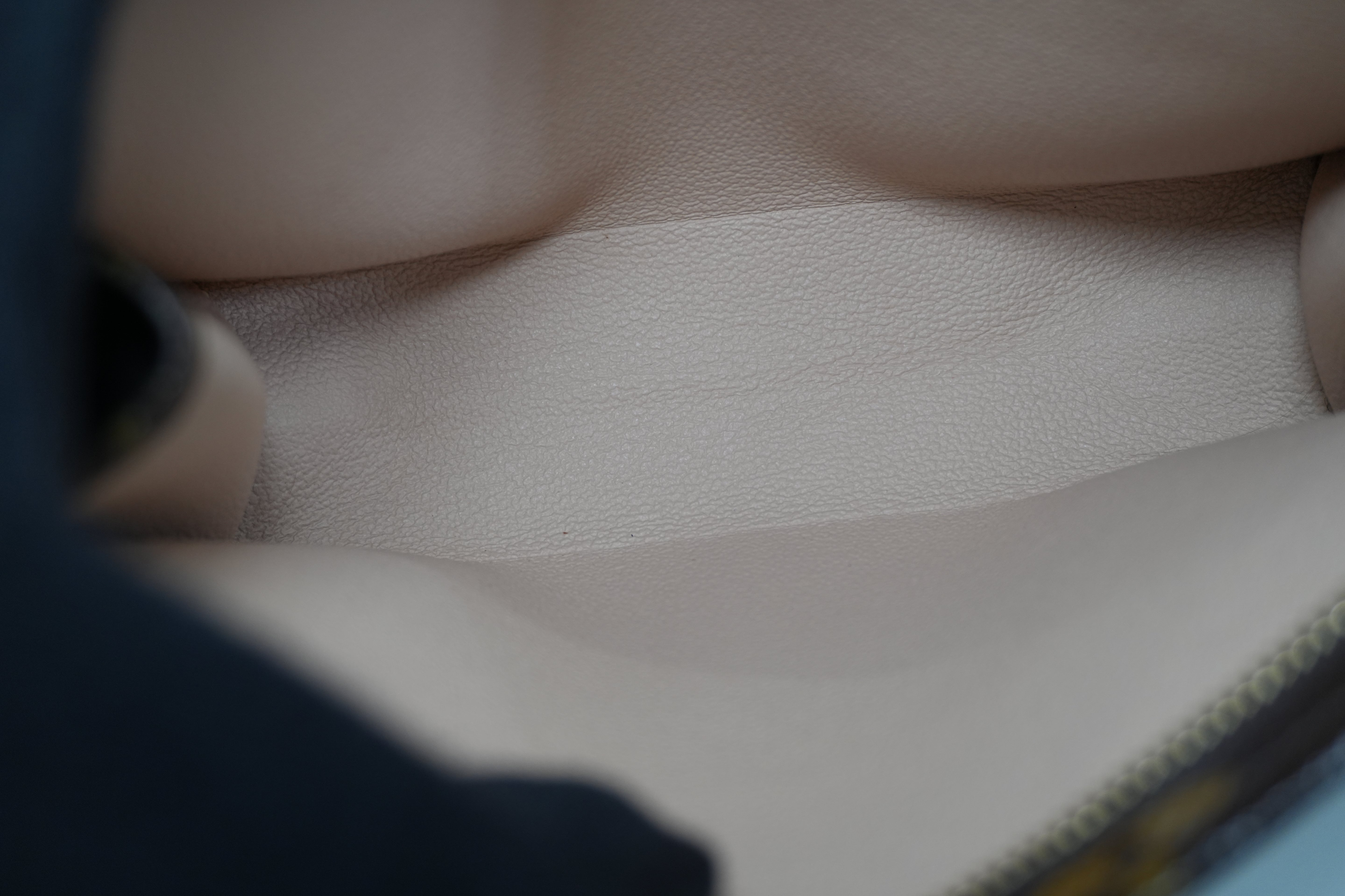 Pre-owned Louis Vuitton Monogram Toiletry 19 Pouch