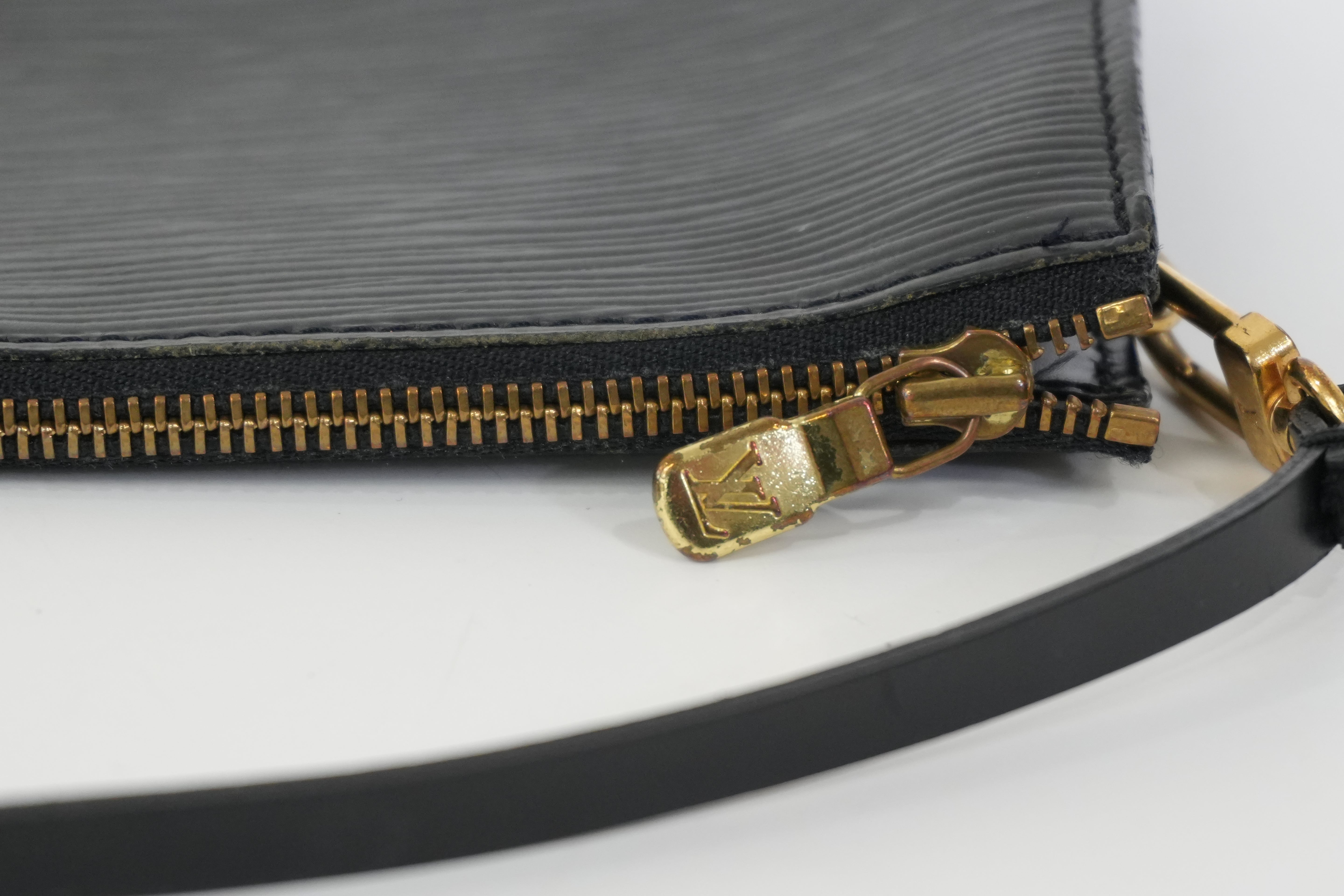 Pre-owned Louis Vuitton Epi Pochette Accessories Handbag Black