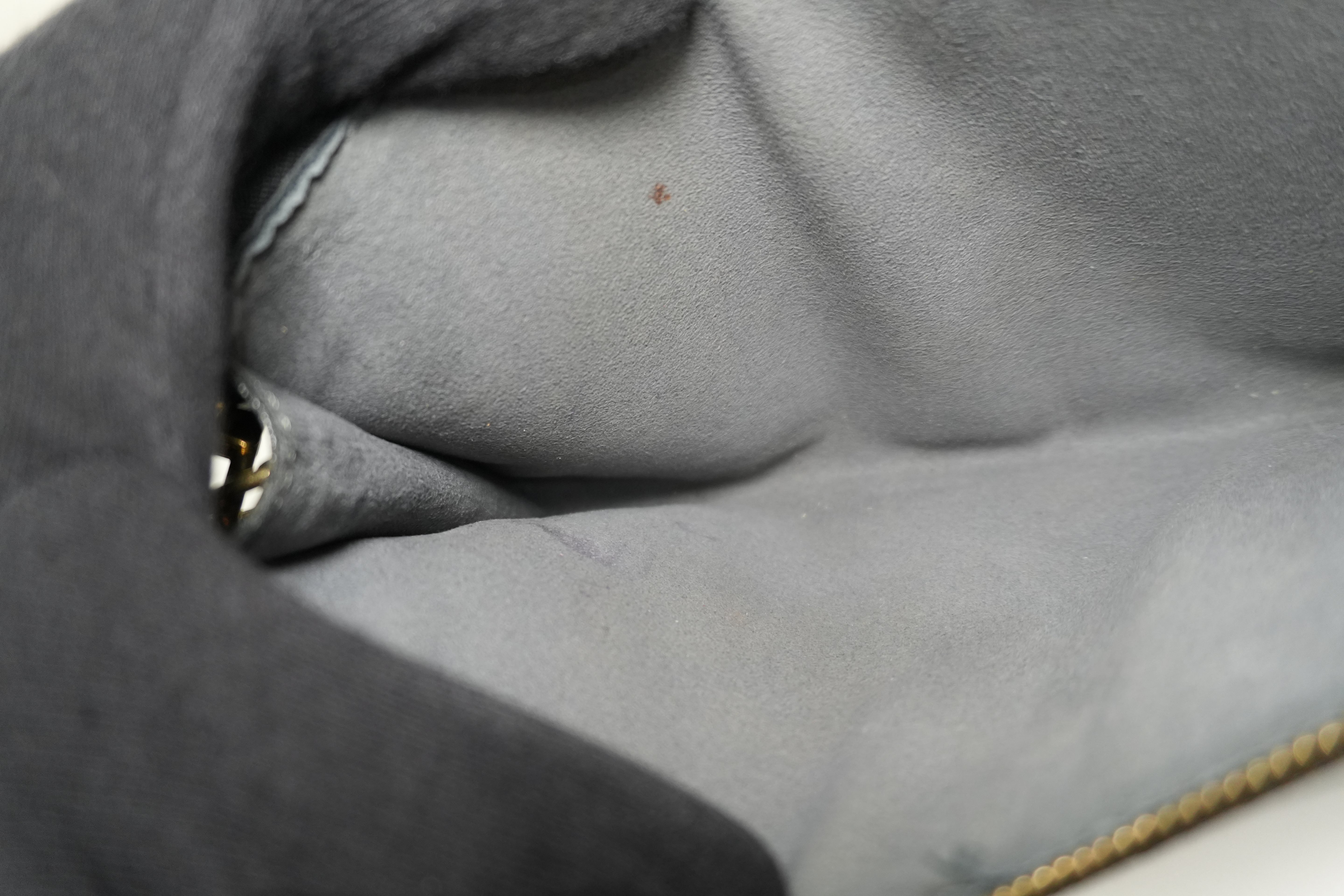 Pre-owned Louis Vuitton Epi Pochette Accessories Handbag Black