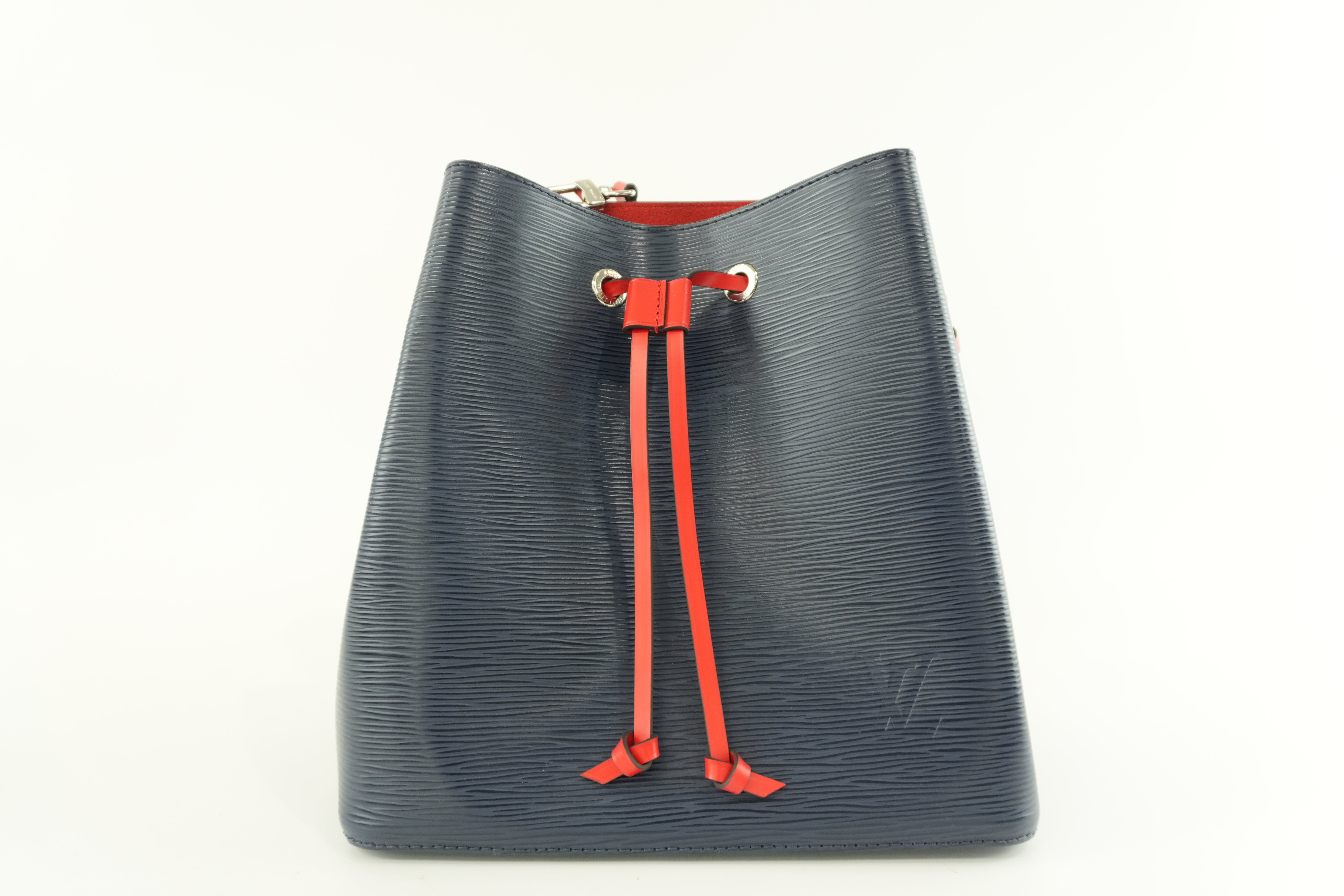 Louis Vuitton Epi Neo Noe Shoulder Bag Navy Blue Used