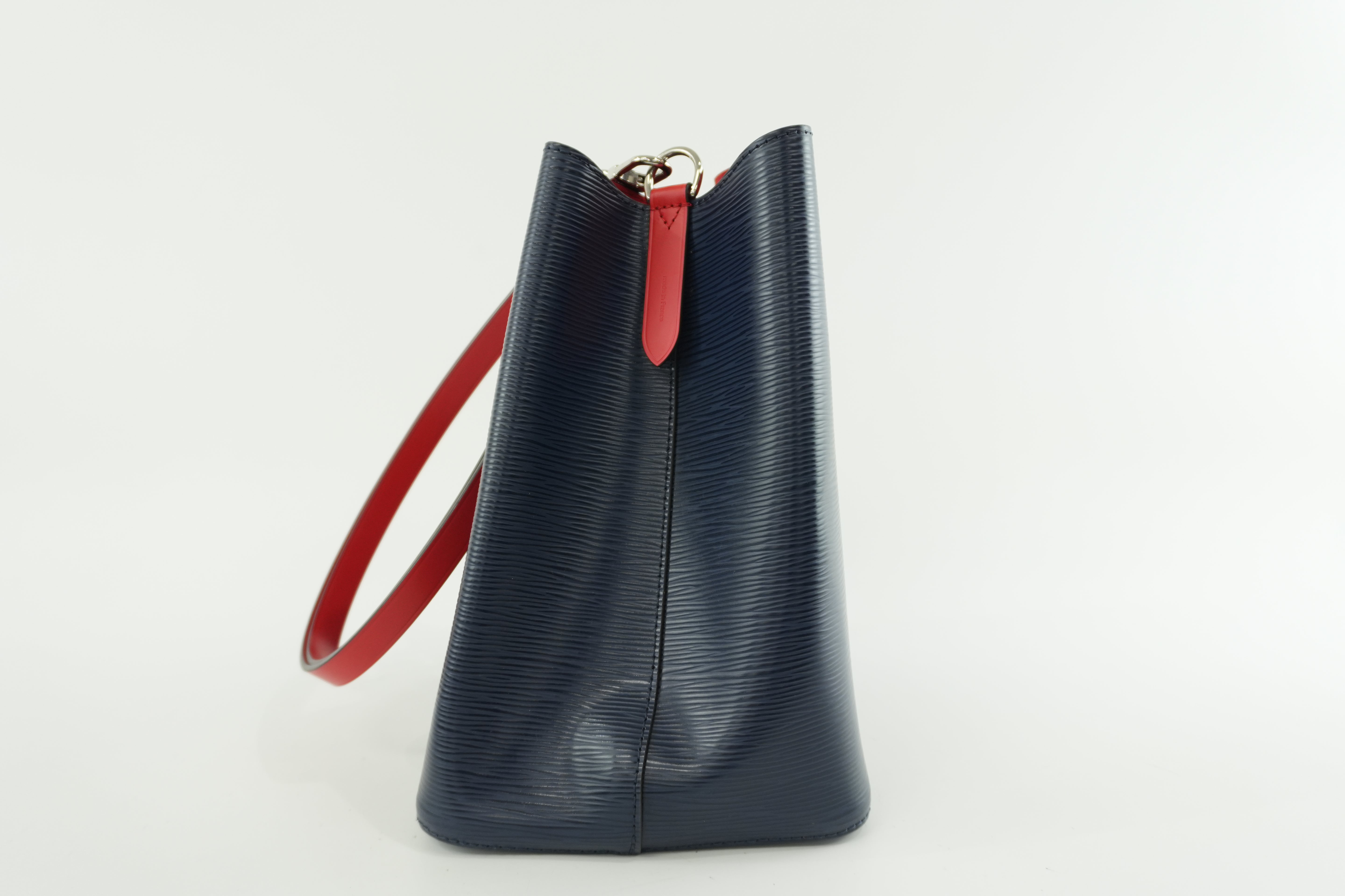 Louis Vuitton Epi Neo Noe Shoulder Bag Navy Blue Used