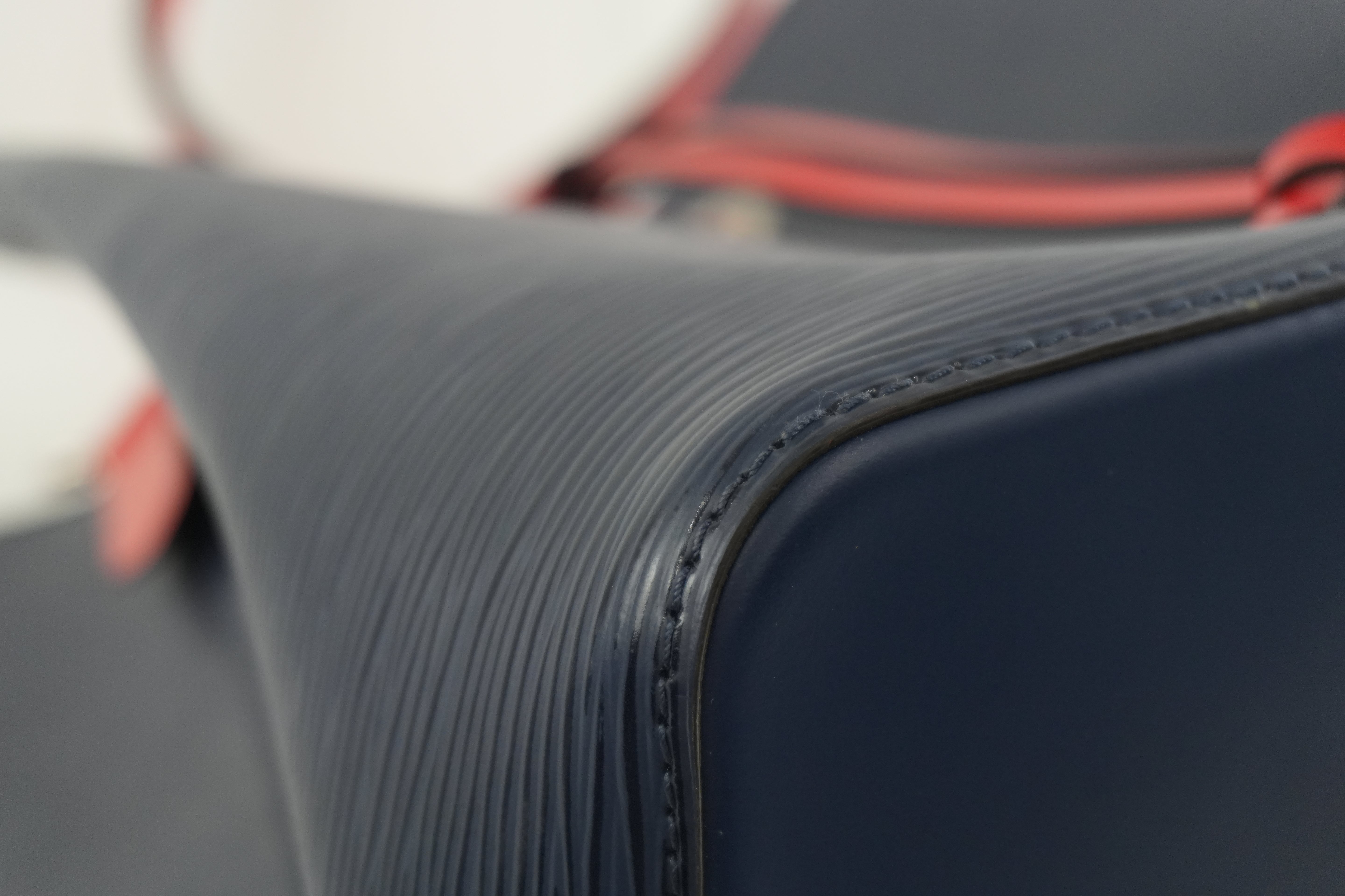 Louis Vuitton Epi Neo Noe Shoulder Bag Navy Blue Used