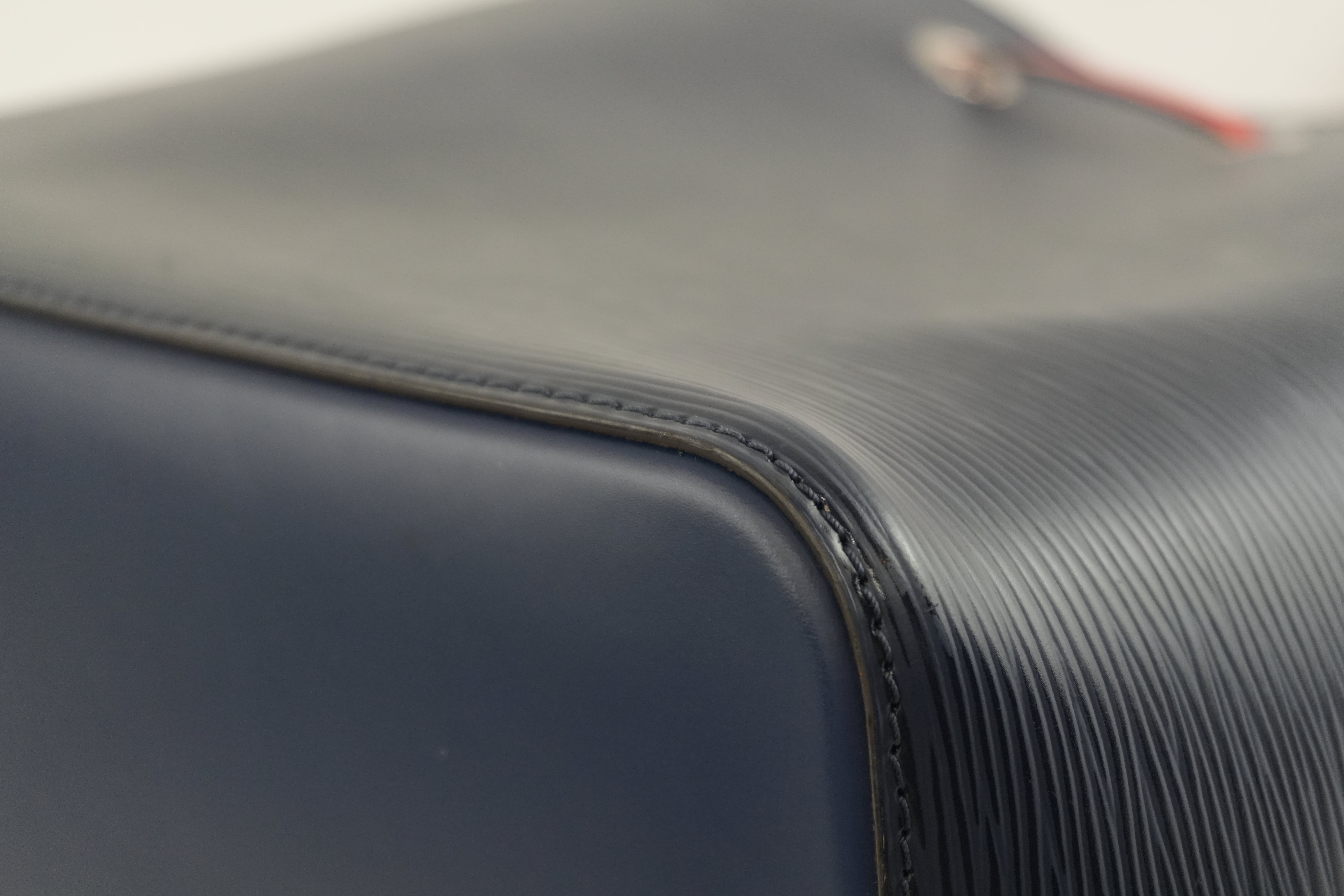 Louis Vuitton Epi Neo Noe Shoulder Bag Navy Blue Used