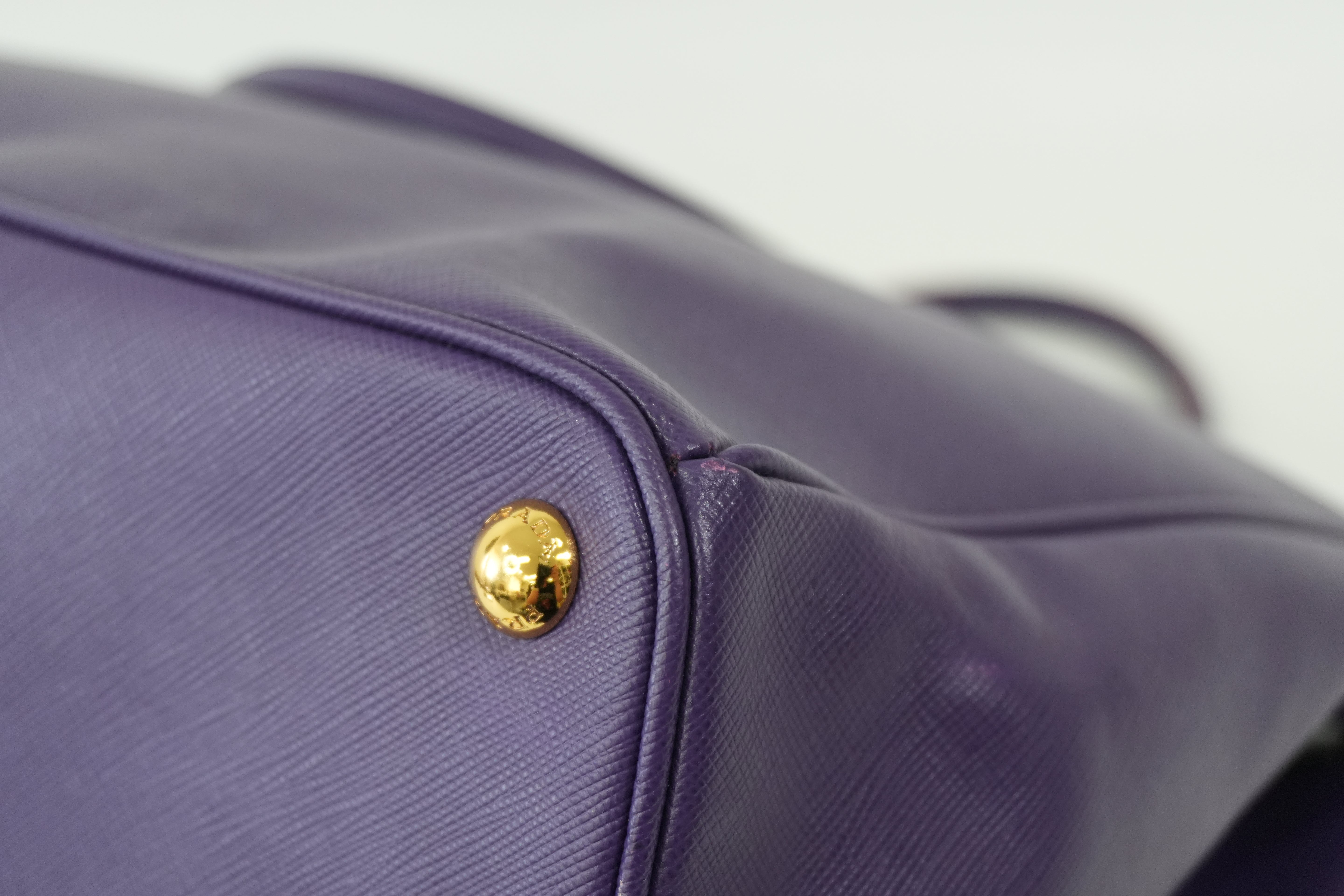 Pre-Owned Prada Saffiano Lux Galleria Double Zip Handbag Purple