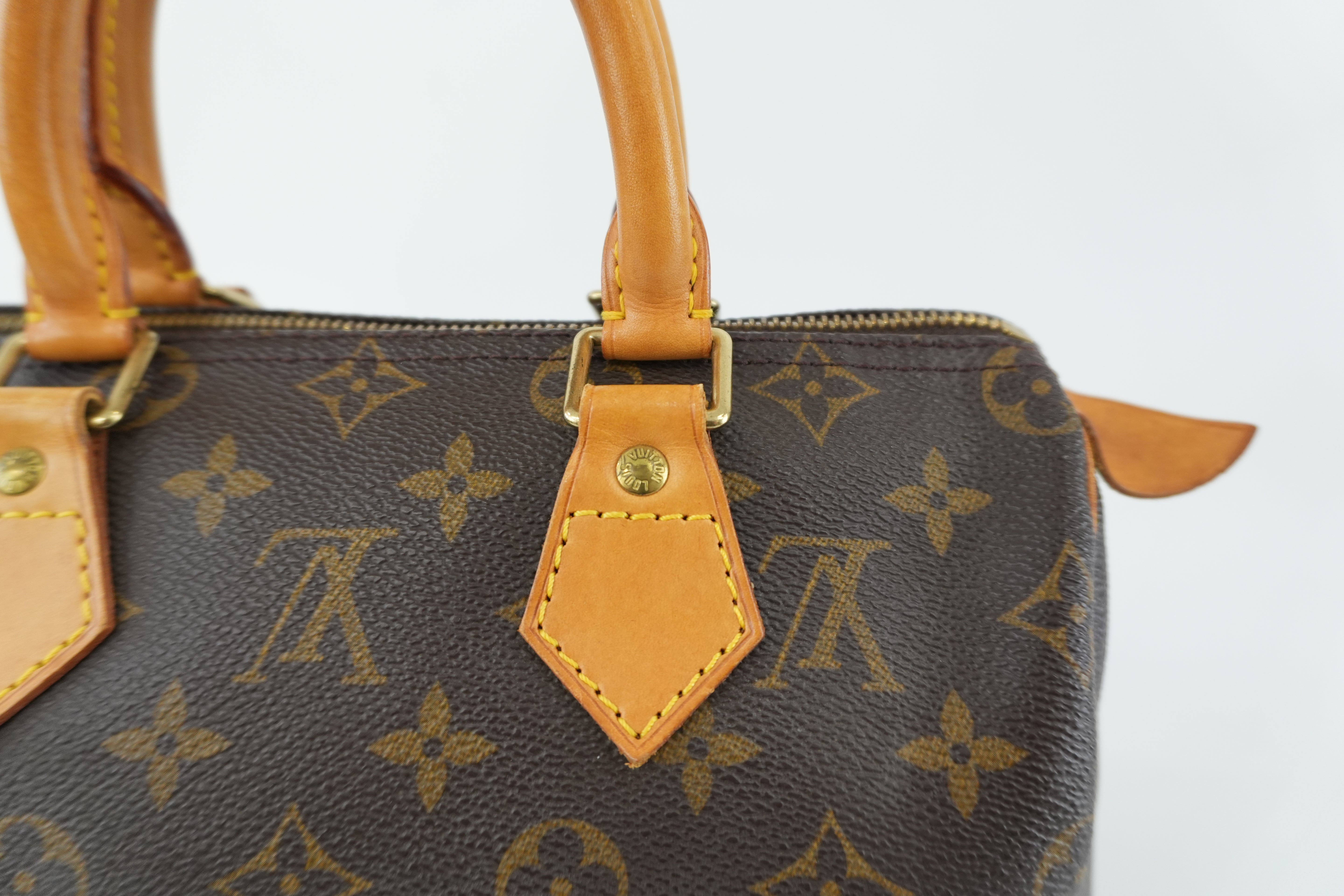 Louis Vuitton Monogram Speedy 25 Used