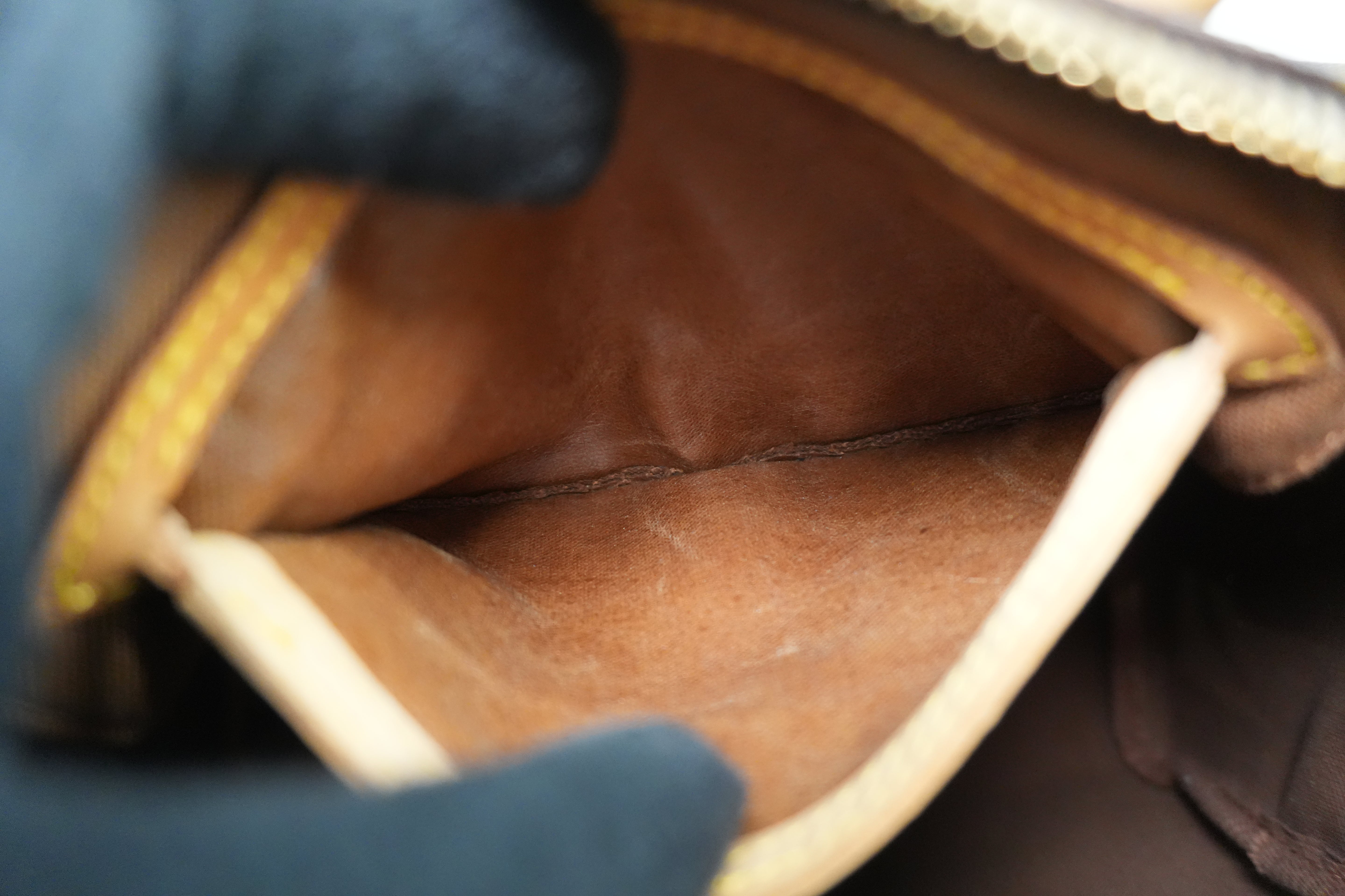 Louis Vuitton Monogram Speedy 25 Used