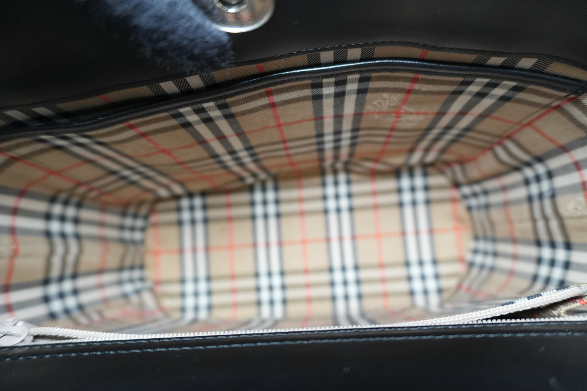 Pre-Owned Burberry Handbag Black