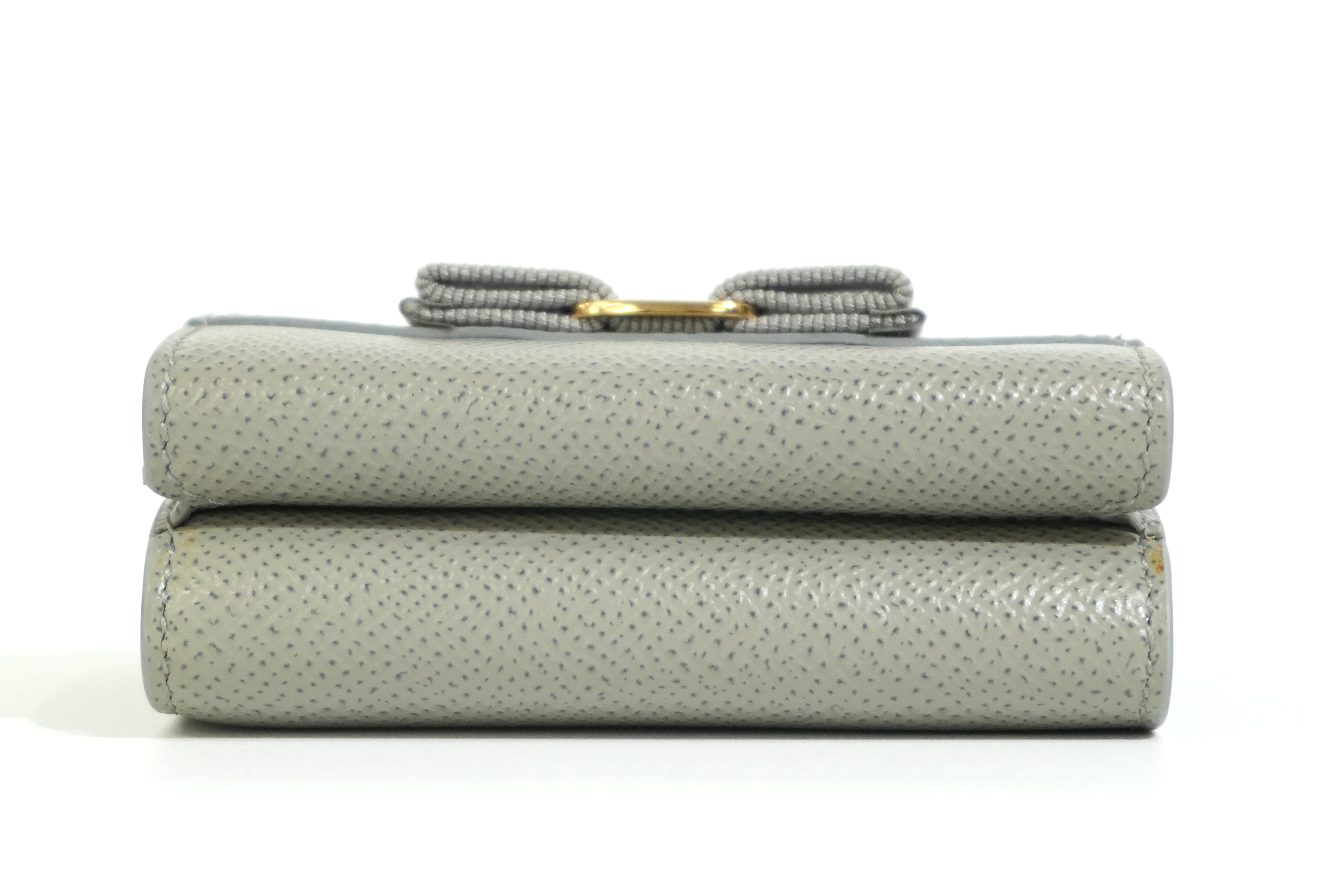 Pre-owned Ferragamo Trifold Wallet Gray