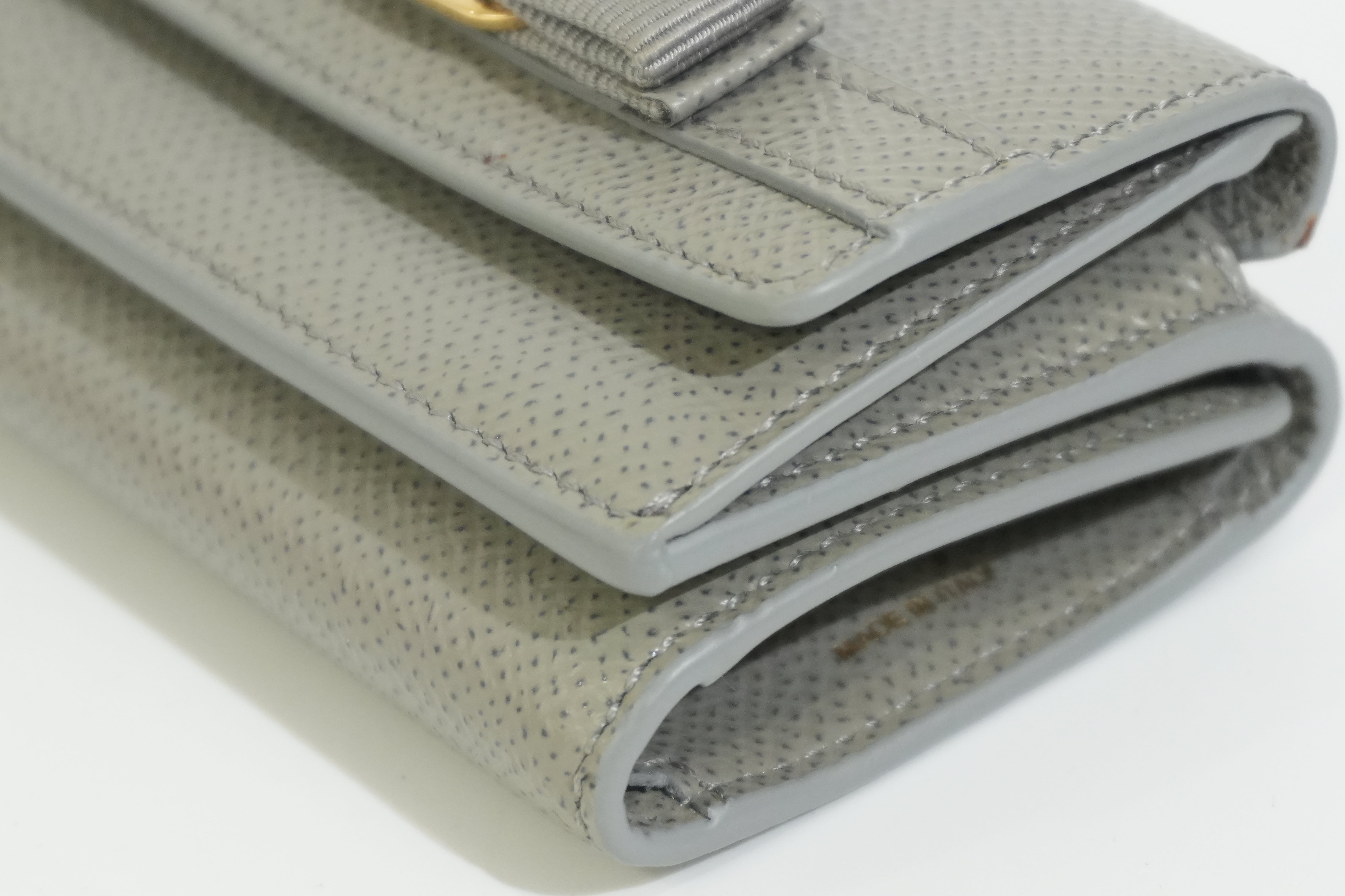 Pre-owned Ferragamo Trifold Wallet Gray
