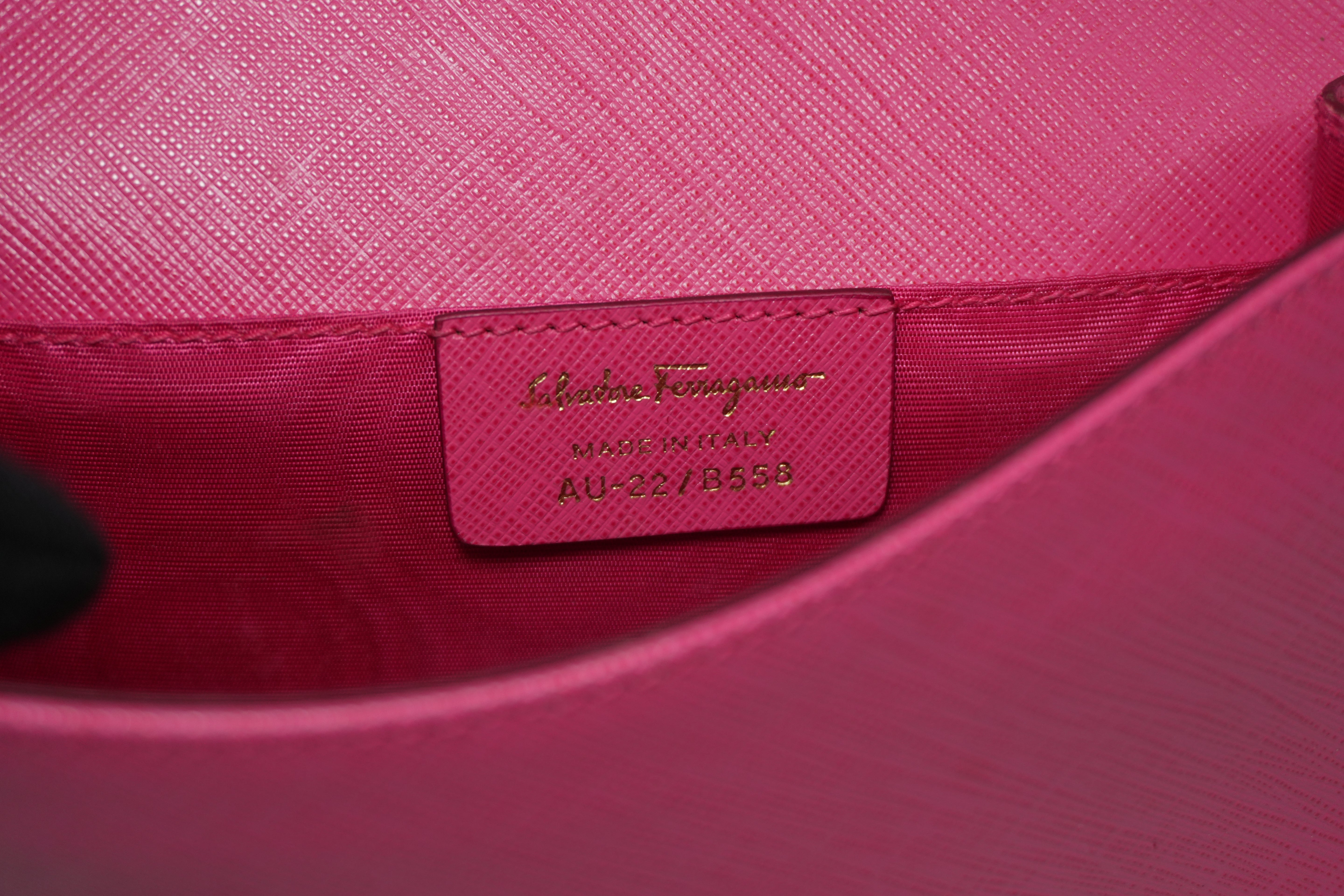 Pre-Owned Ferragamo Vara Bow Crossbody Bag Pink