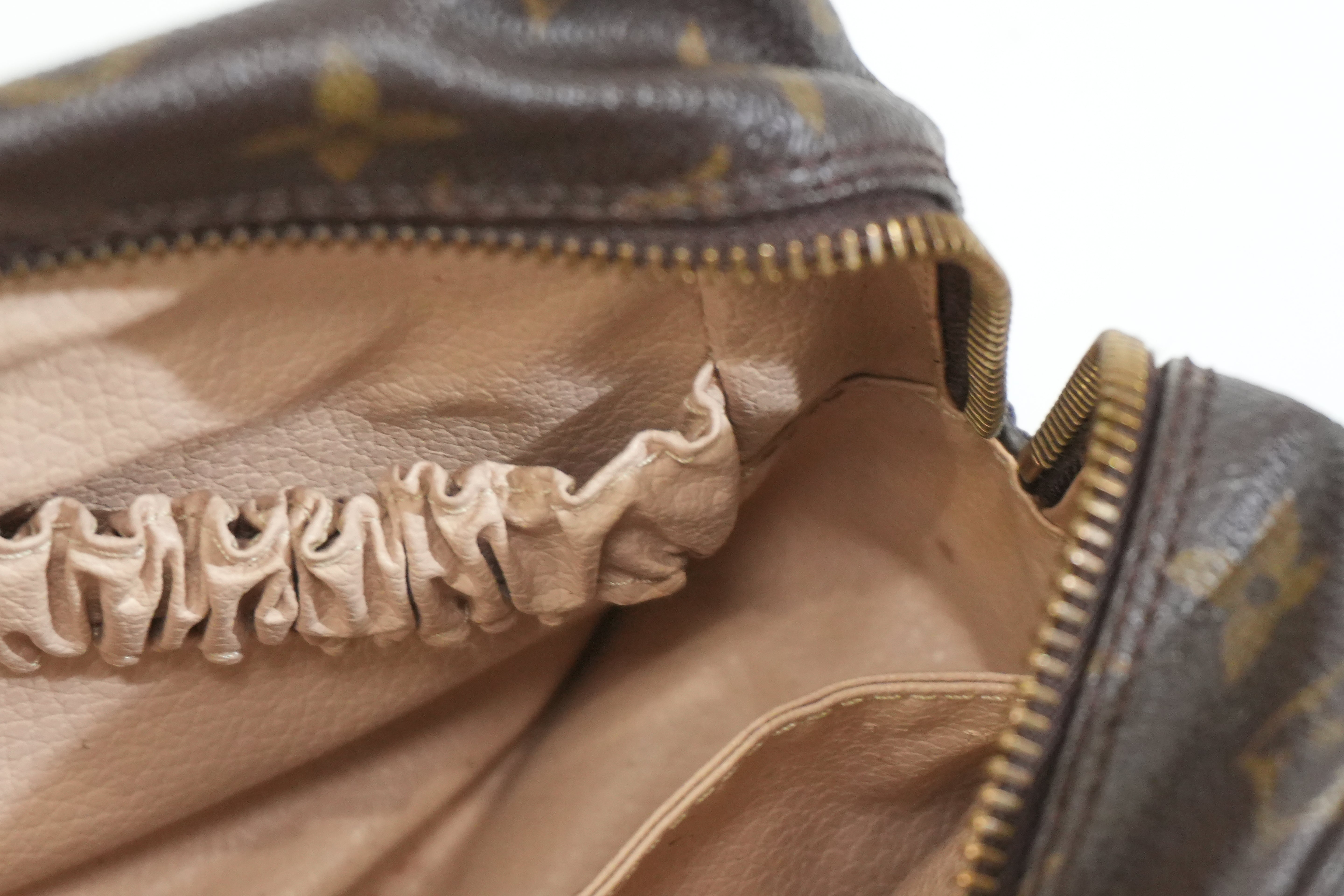 Pre-owned Louis Vuitton Monogram Trousse 28 Pouch