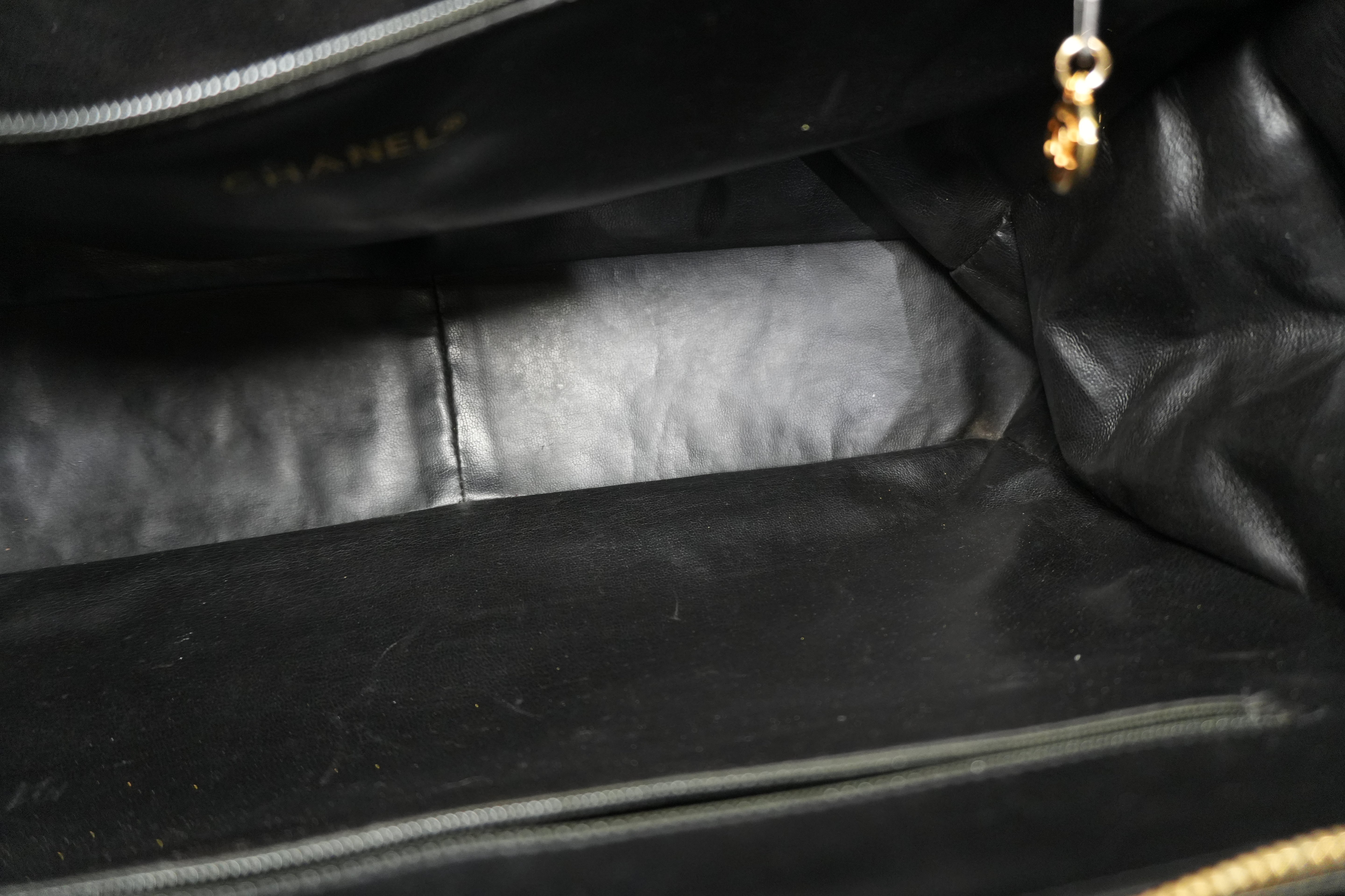 Pre-owned Chanel Lambskin Leather Chain Tote Bag Black