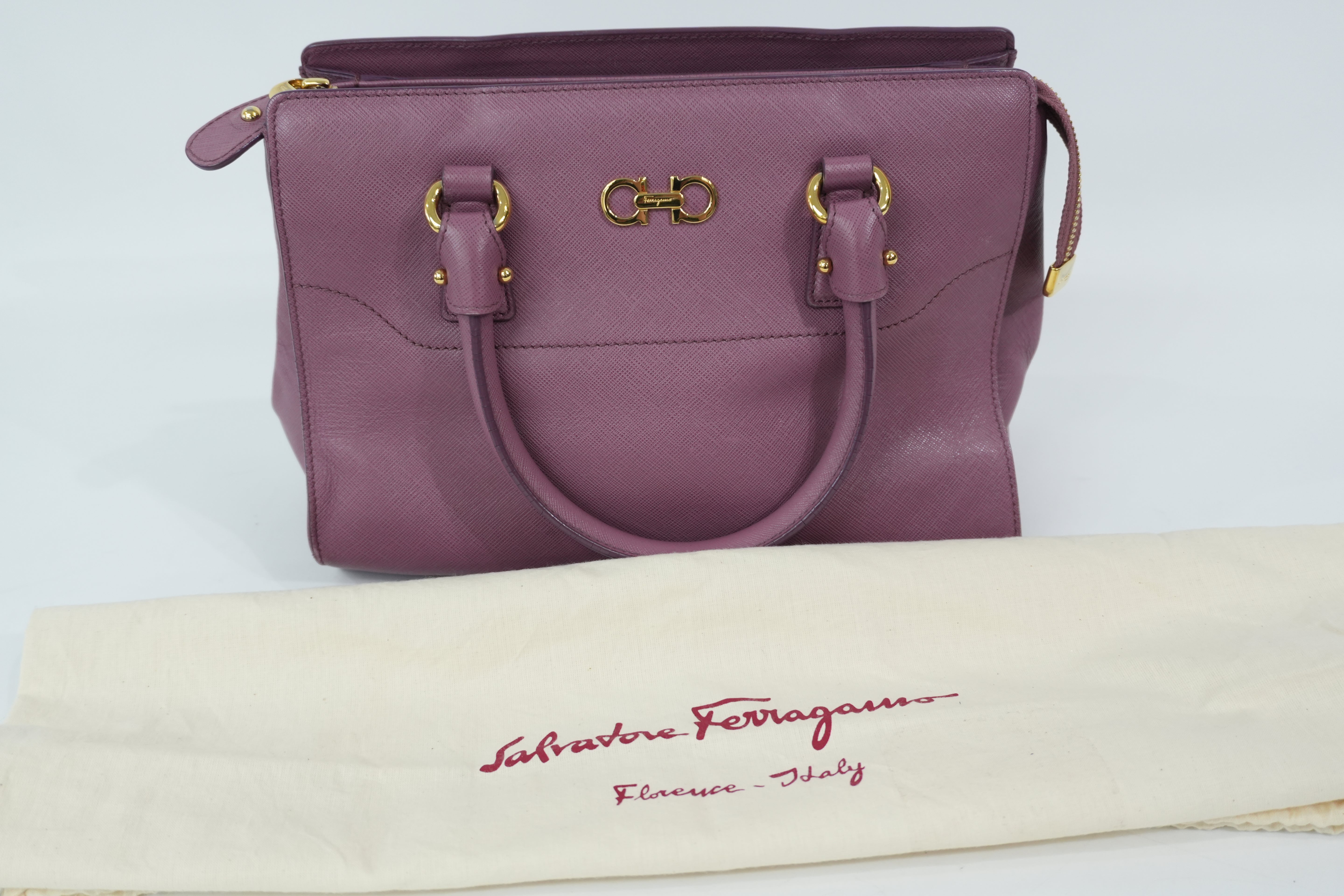 Pre-Owned Salvatore Ferragamo Beky Handbag Pink