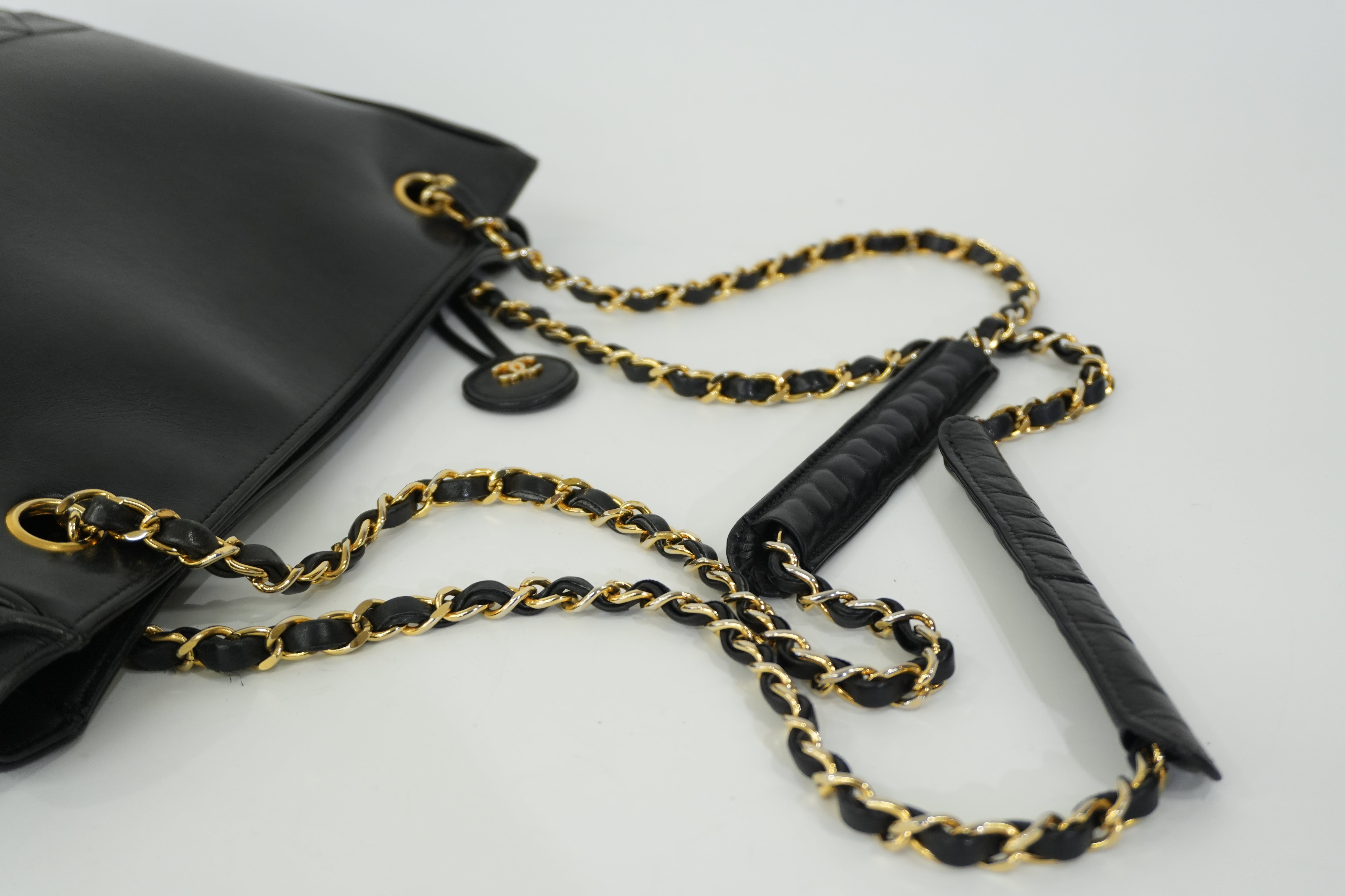Pre-owned Chanel Lambskin Leather Chain Shoulder Bag Black