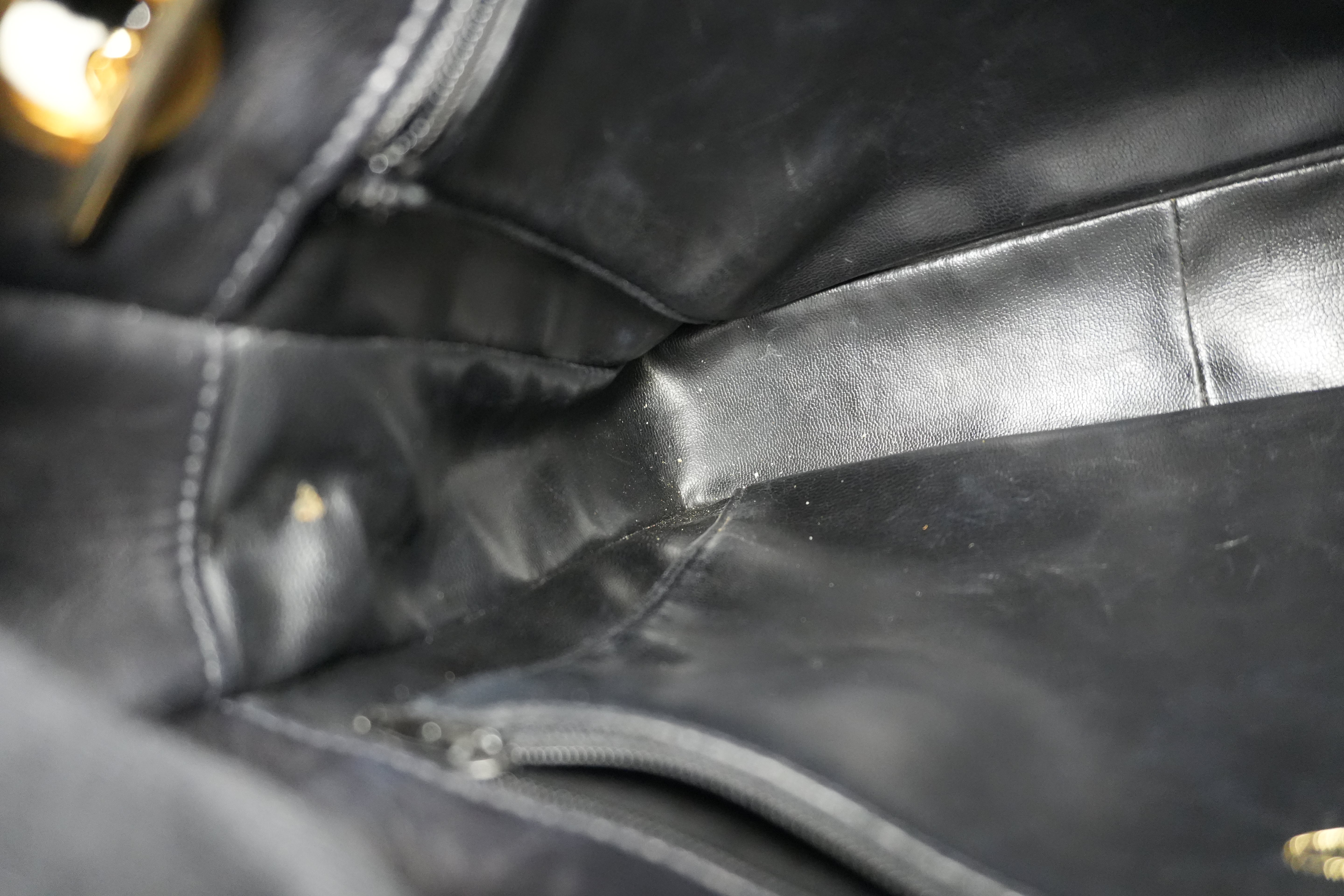 Pre-owned Chanel Lambskin Leather Chain Shoulder Bag Black