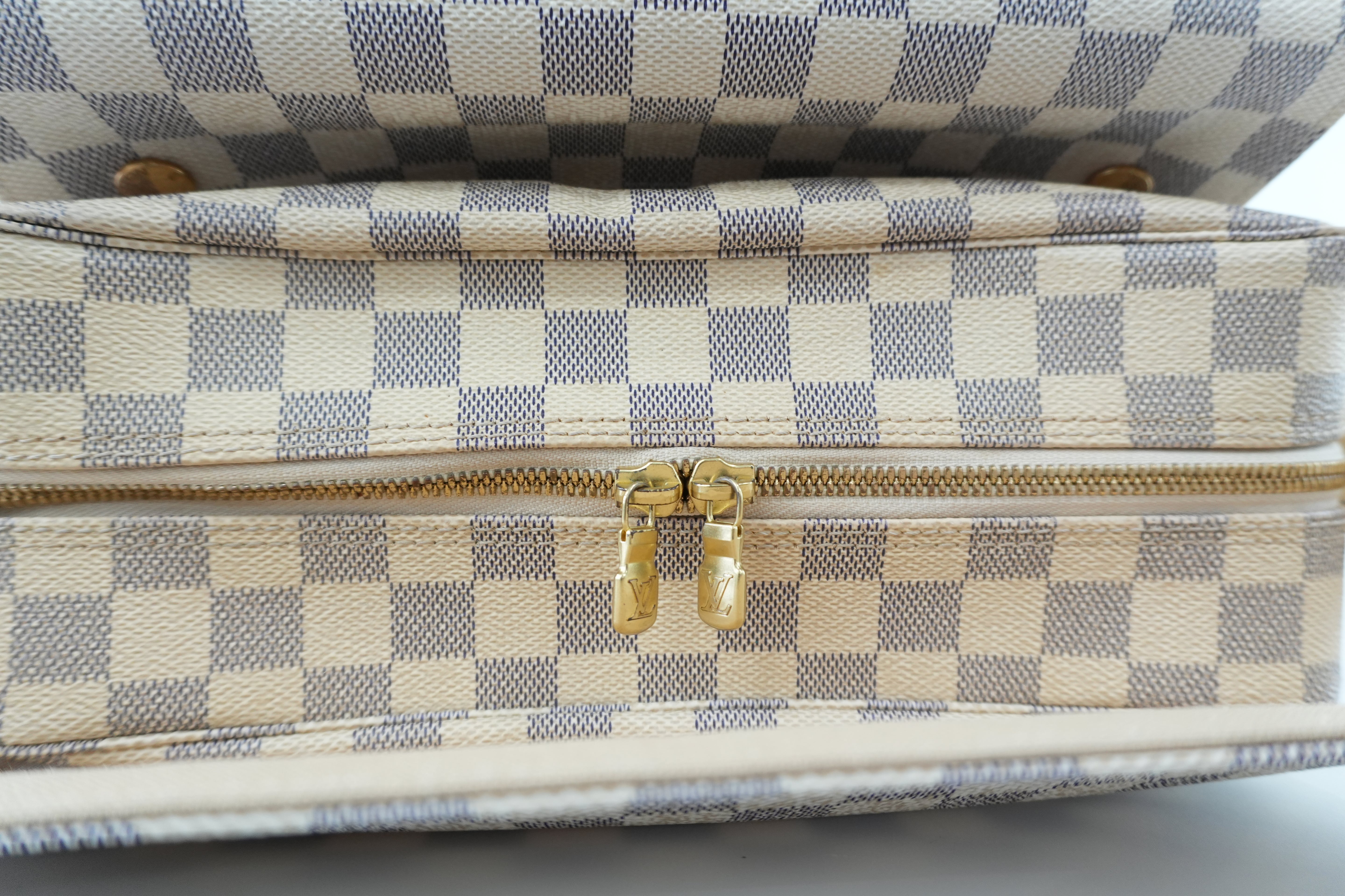 Louis Vuitton Damier Azur Naviglio Messenger Bag Used