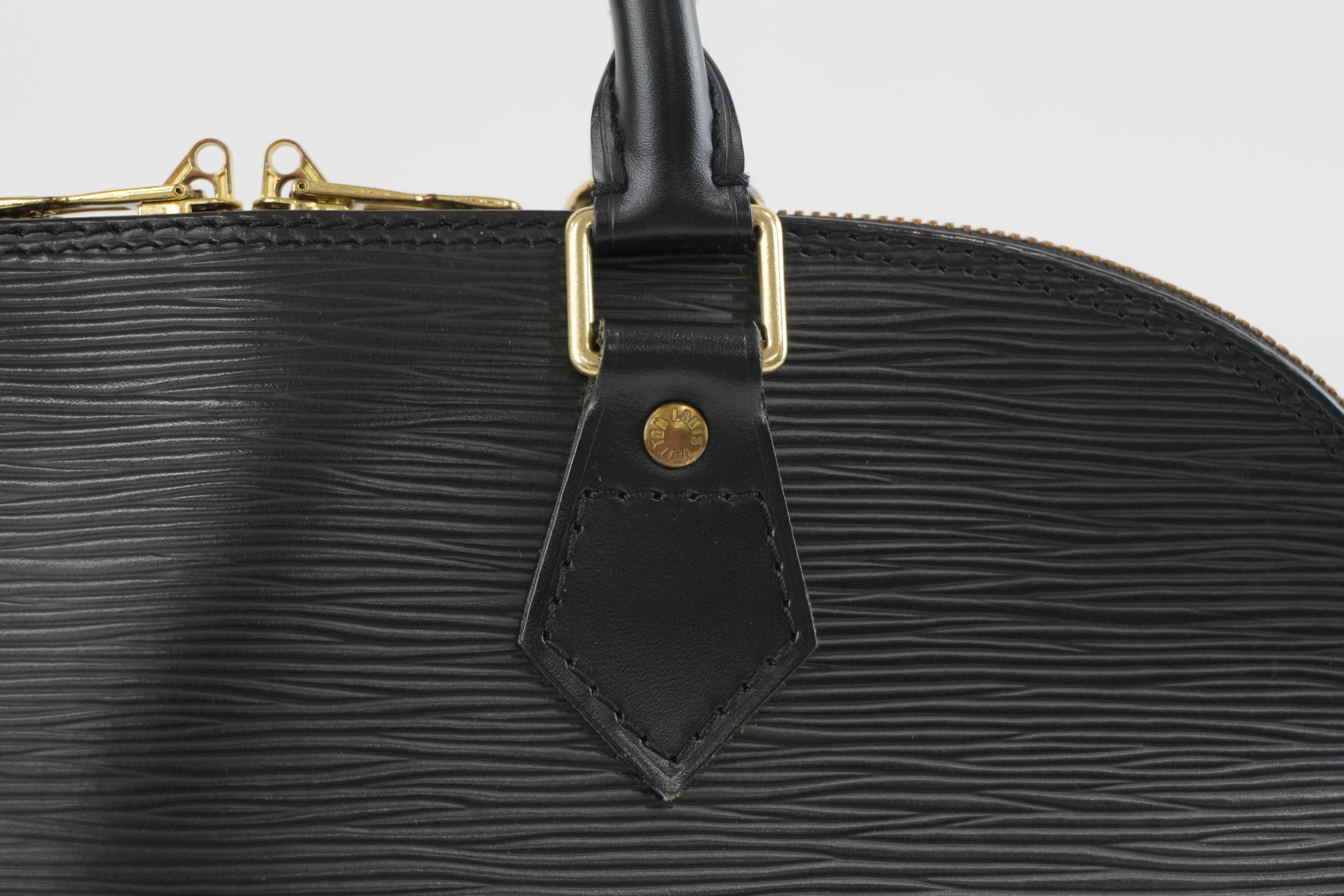 Pre-owned Louis Vuitton Epi Alma PM Black