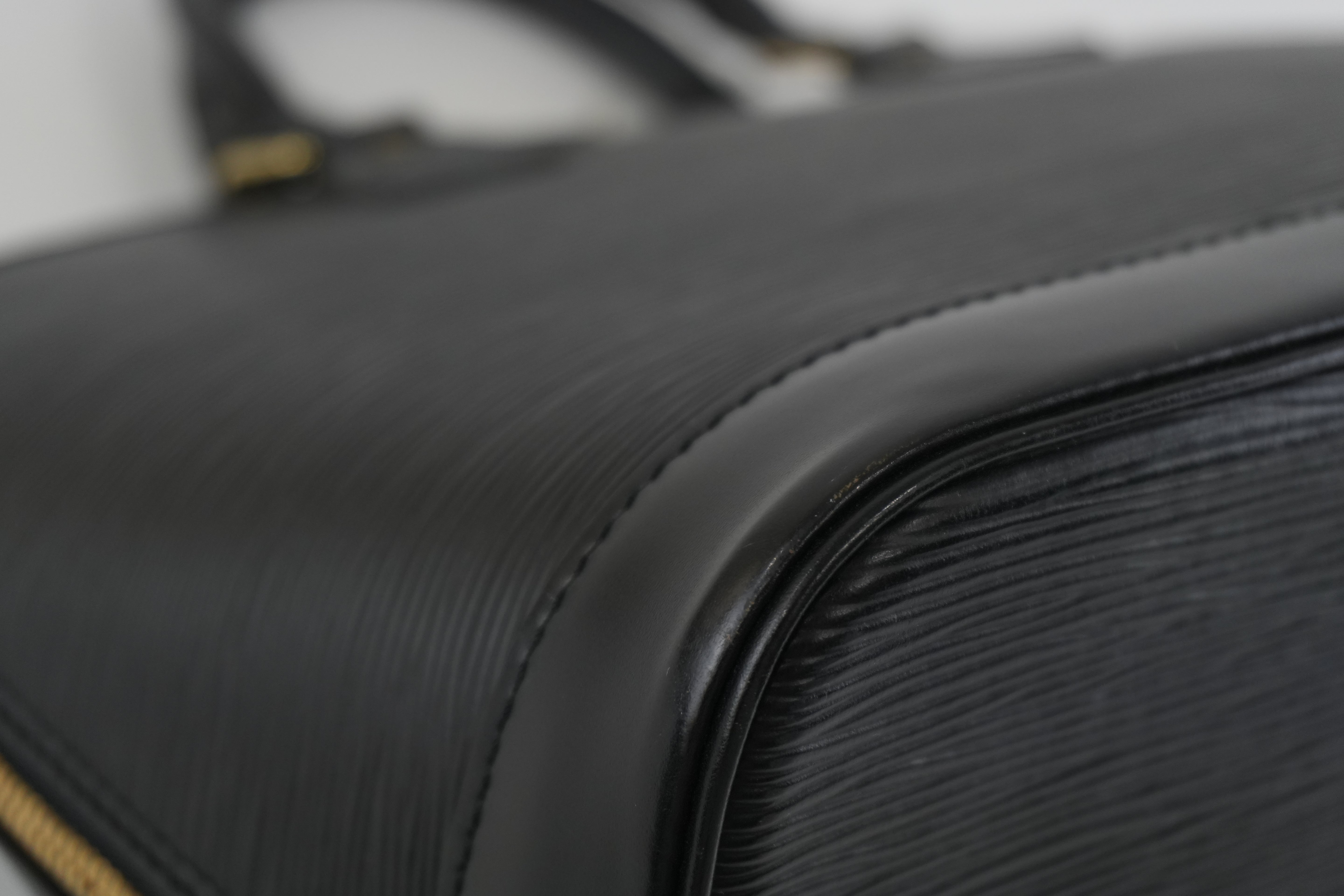 Pre-owned Louis Vuitton Epi Alma PM Black