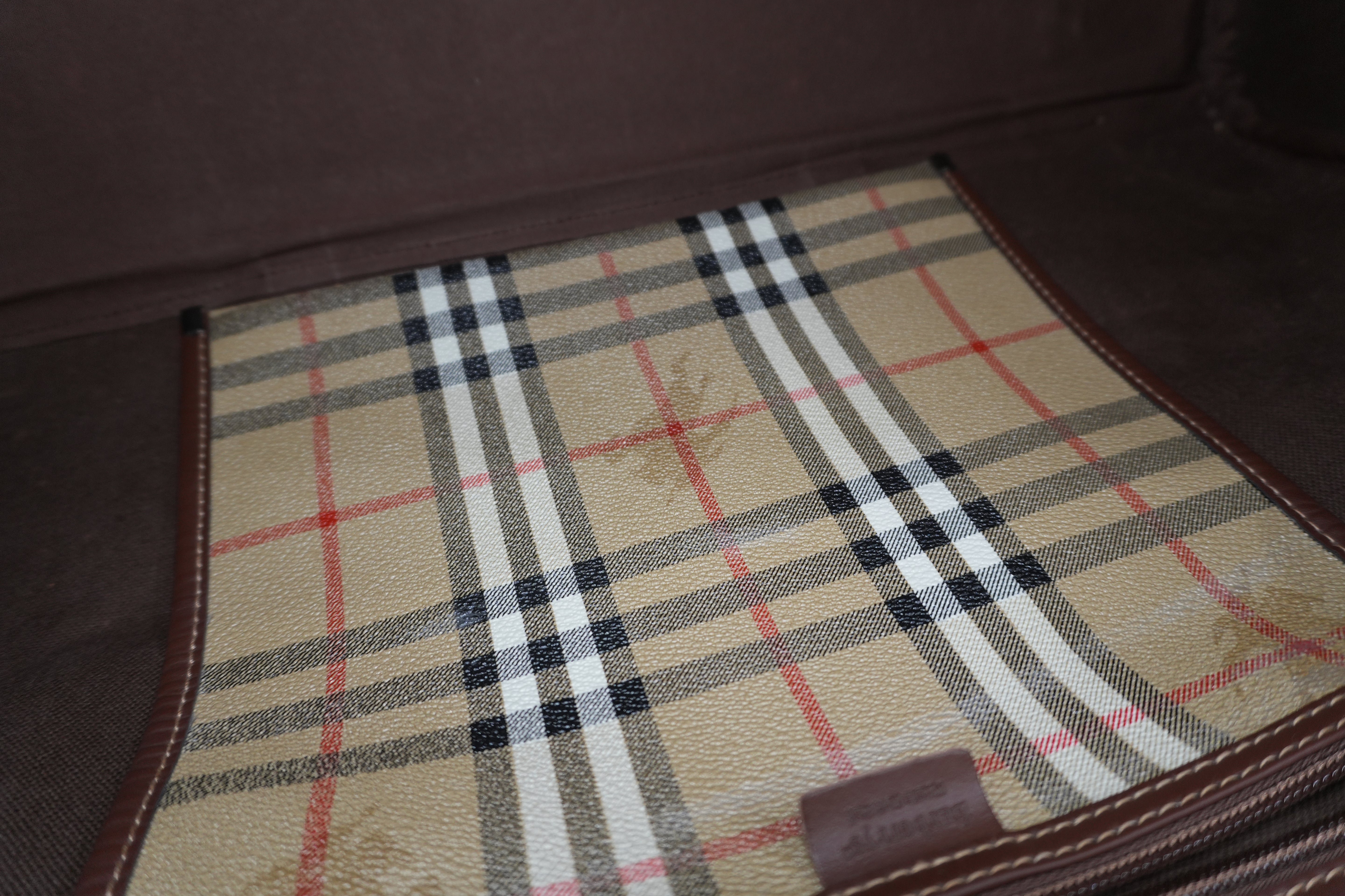 Pre-Owned Burberry Check Duffle Bag size 50 Beige