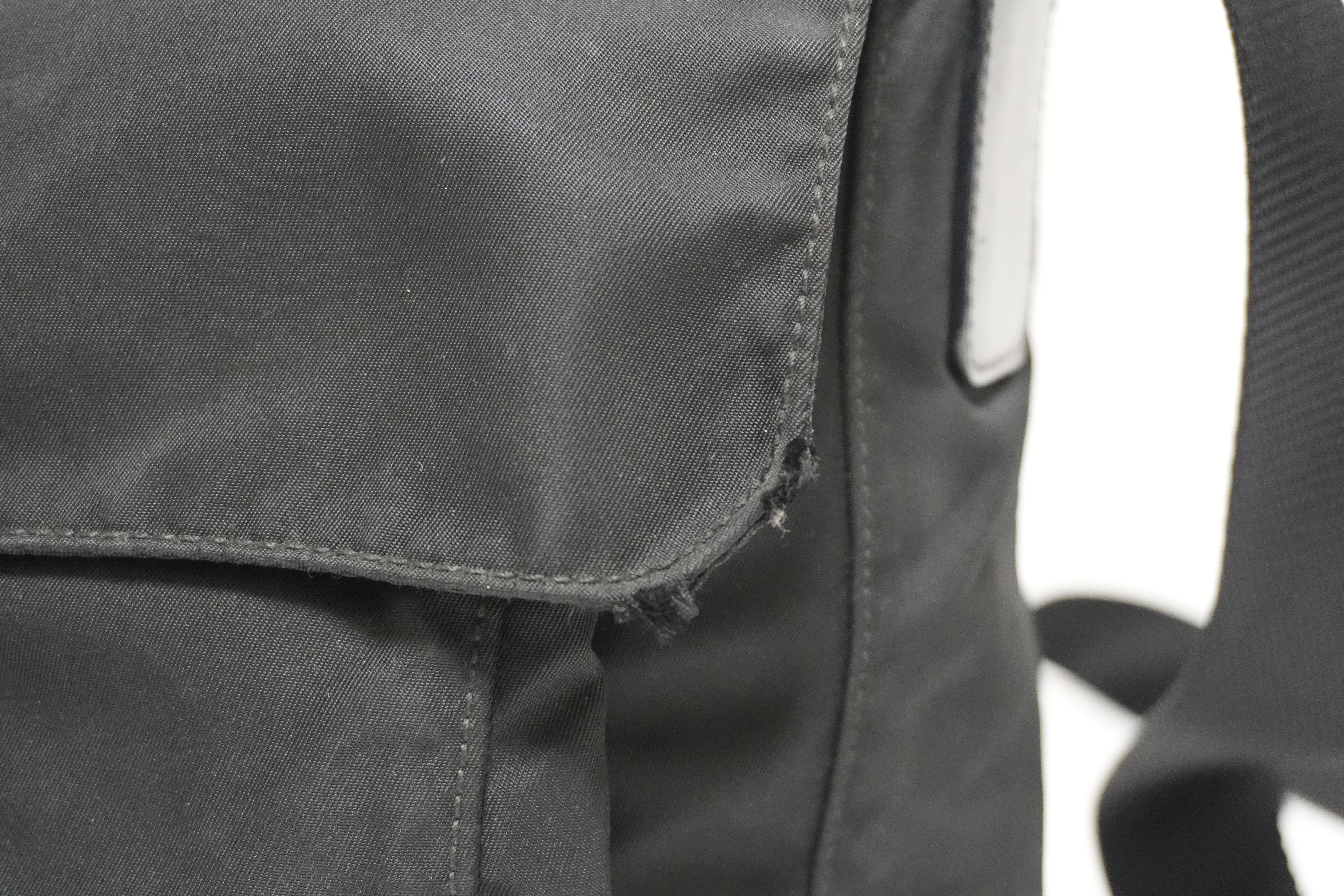 Borsa a tracolla in nylon Prada usata