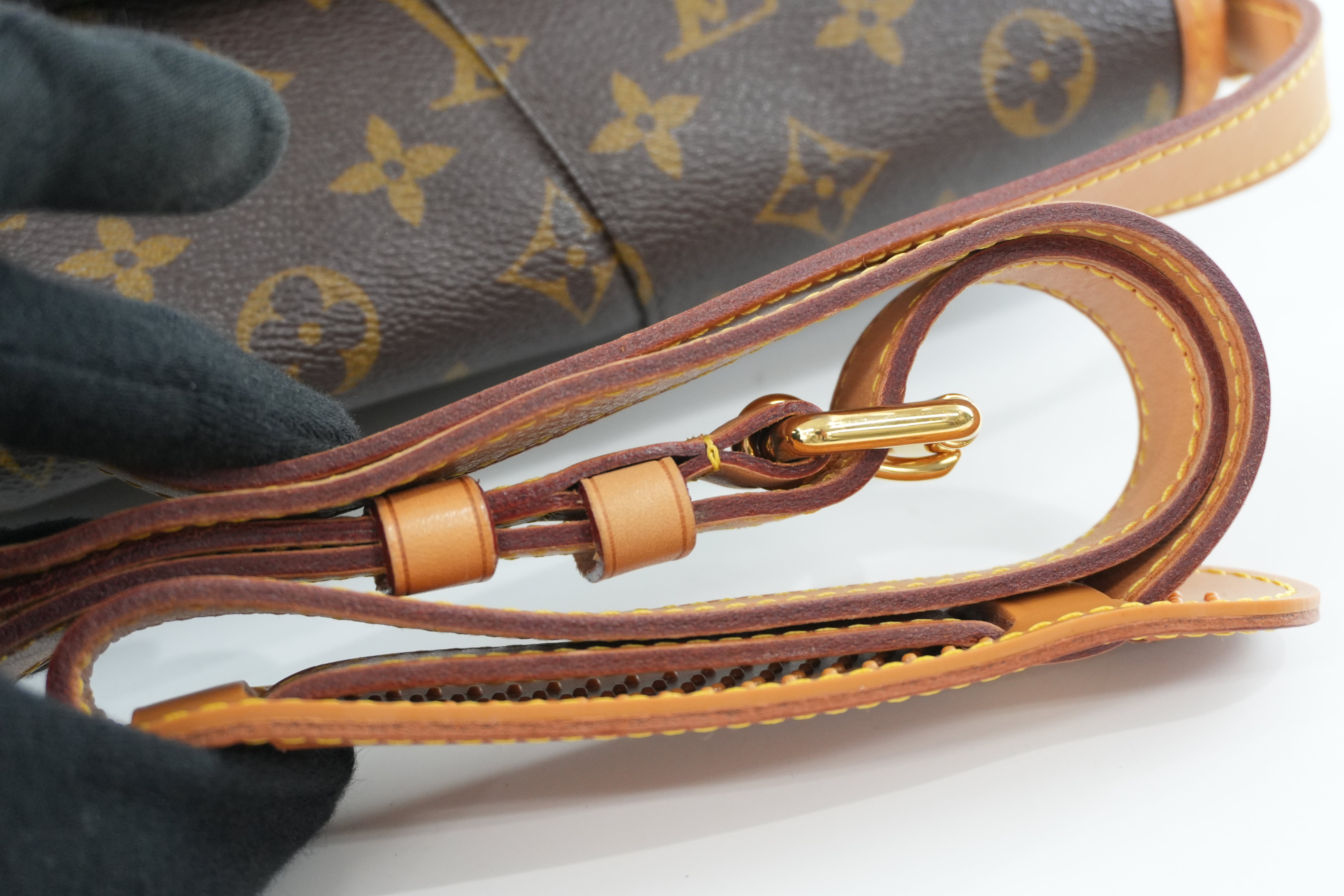 Pre-owned Louis Vuitton Monogram Menilmontant MM Shoulder Bag