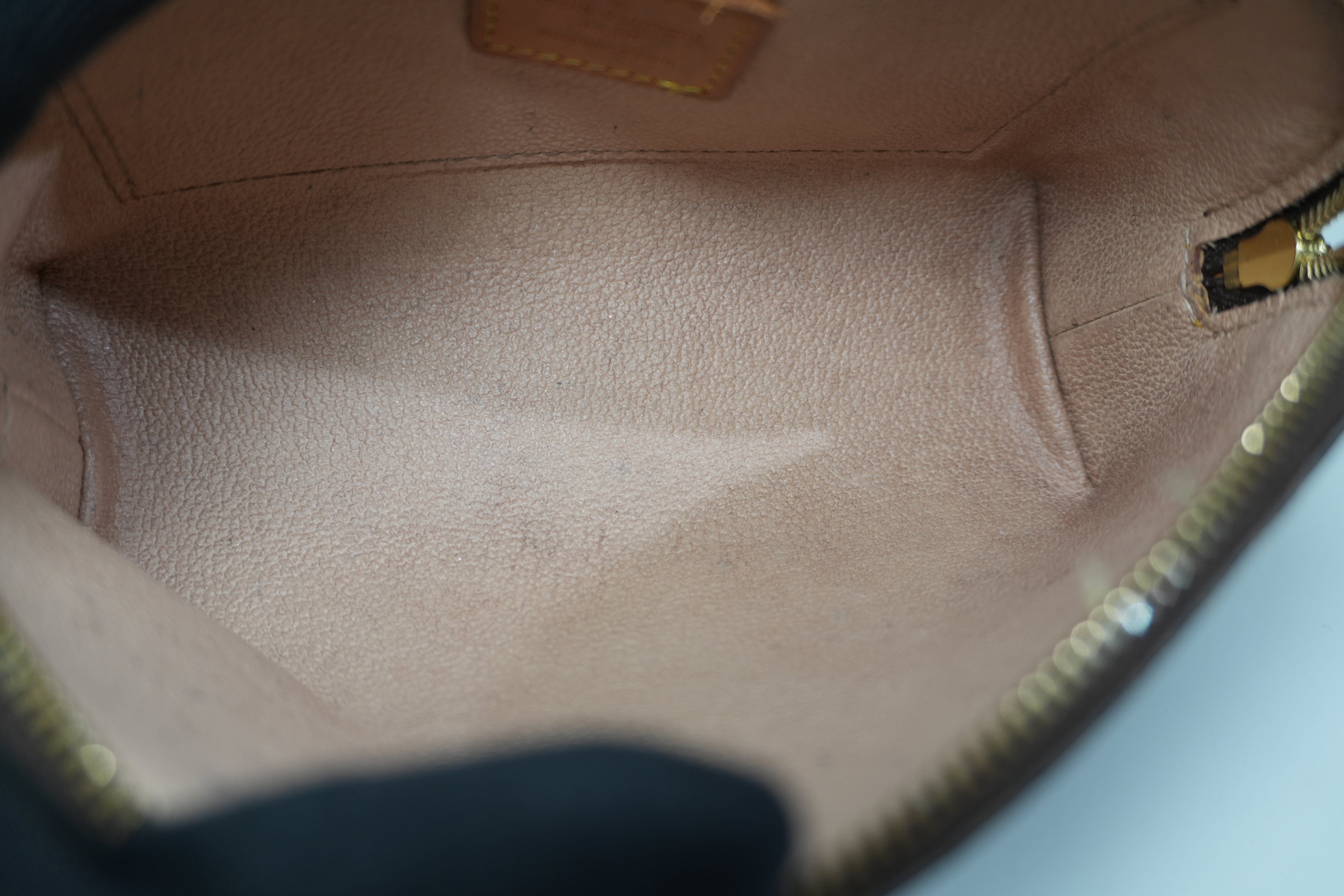 Pre-owned Louis Vuitton Monogram Cosmetic Pouch PM