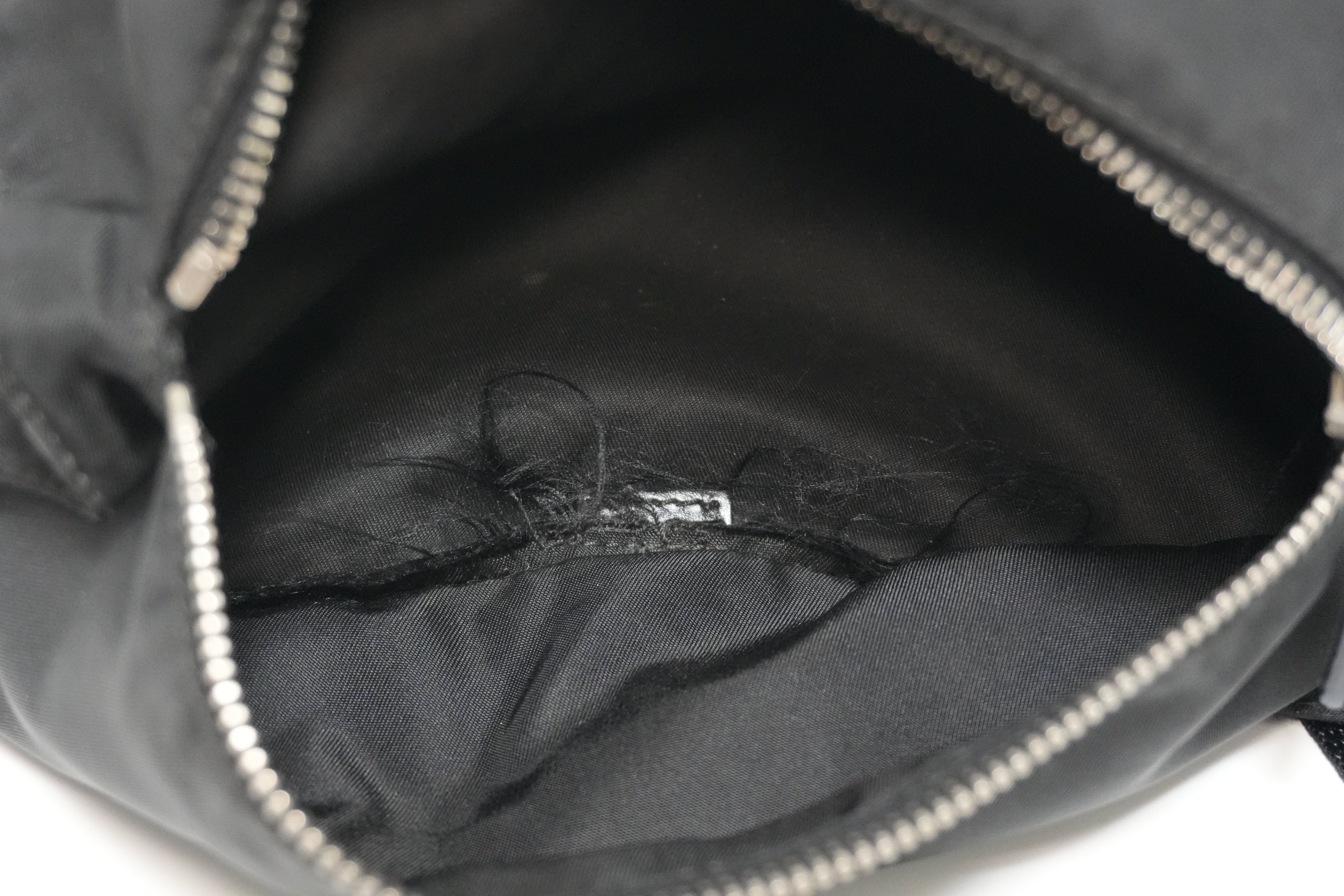 Borsa a tracolla in nylon Prada usata