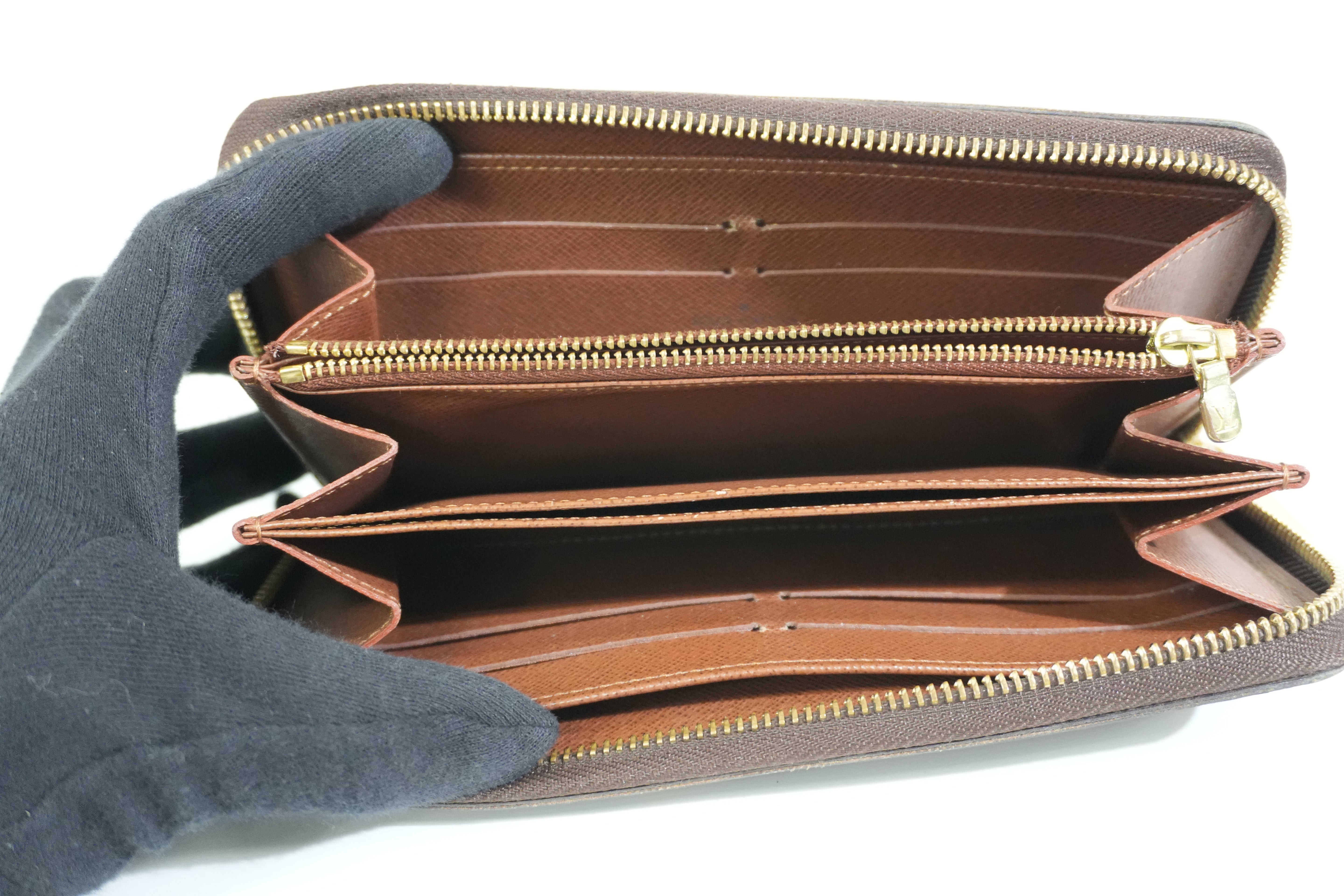 Pre-owned Louis Vuitton Monogram Zippy Long Wallet