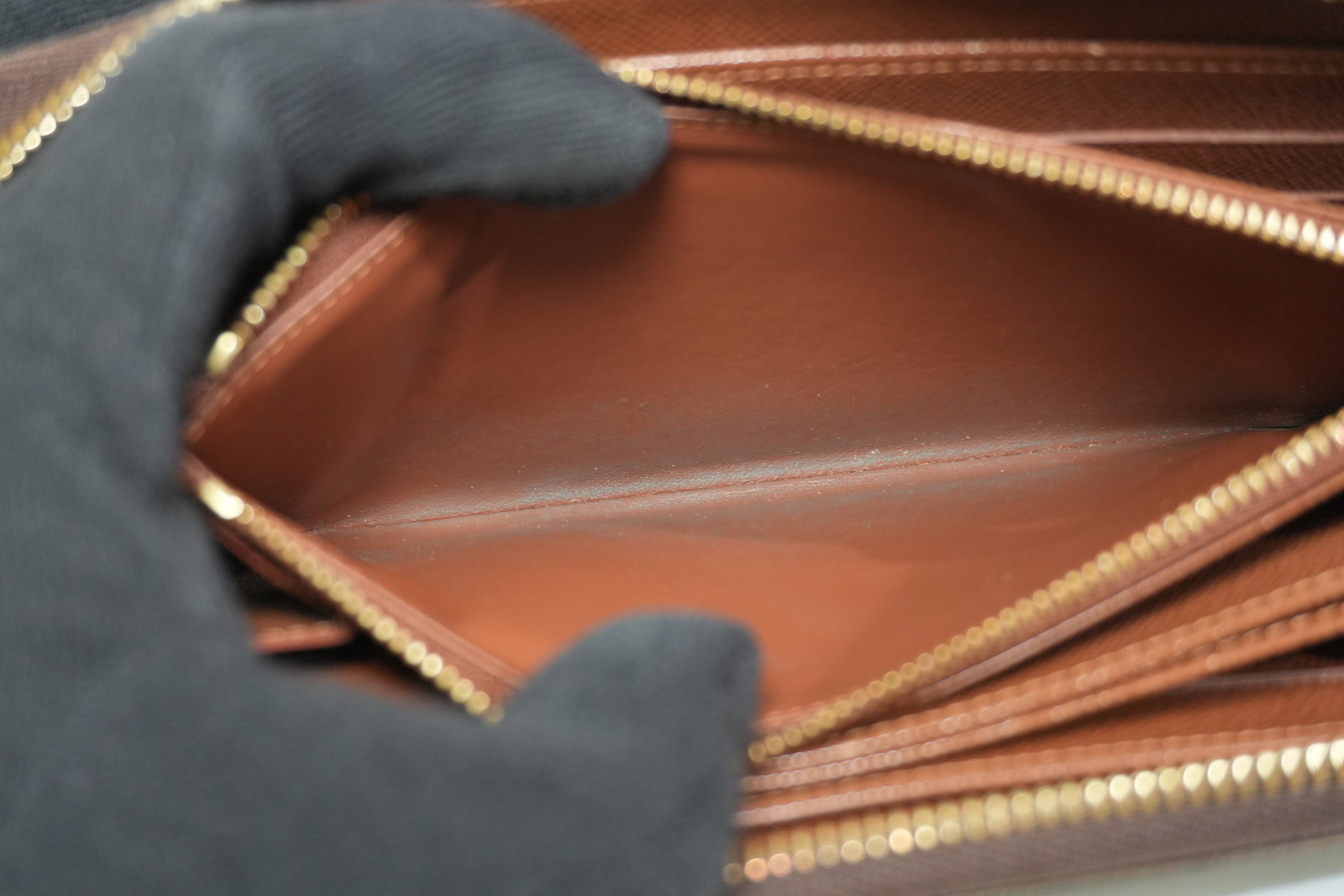 Pre-owned Louis Vuitton Monogram Zippy Long Wallet