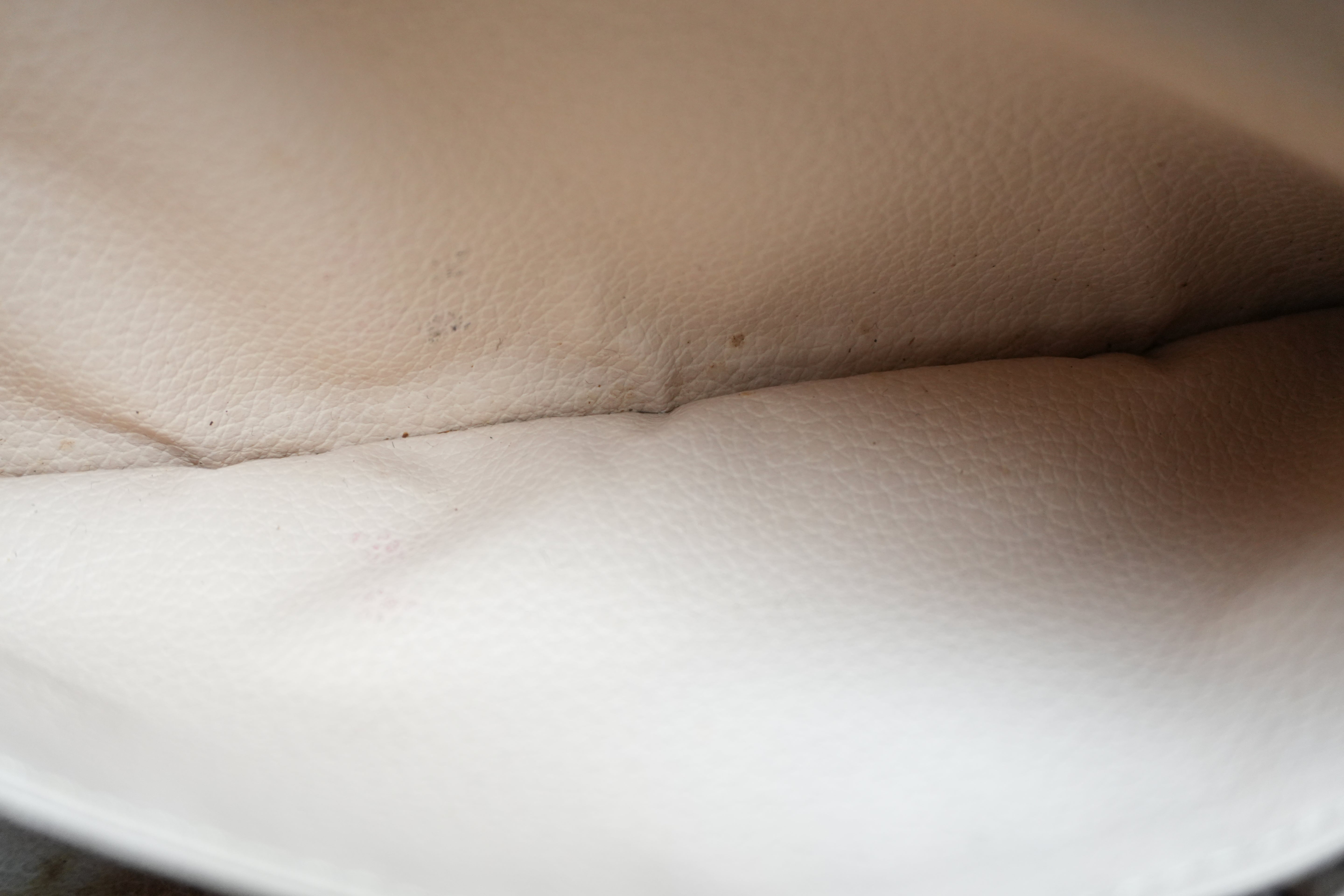 ルイヴィトン トゥルース 23 中古