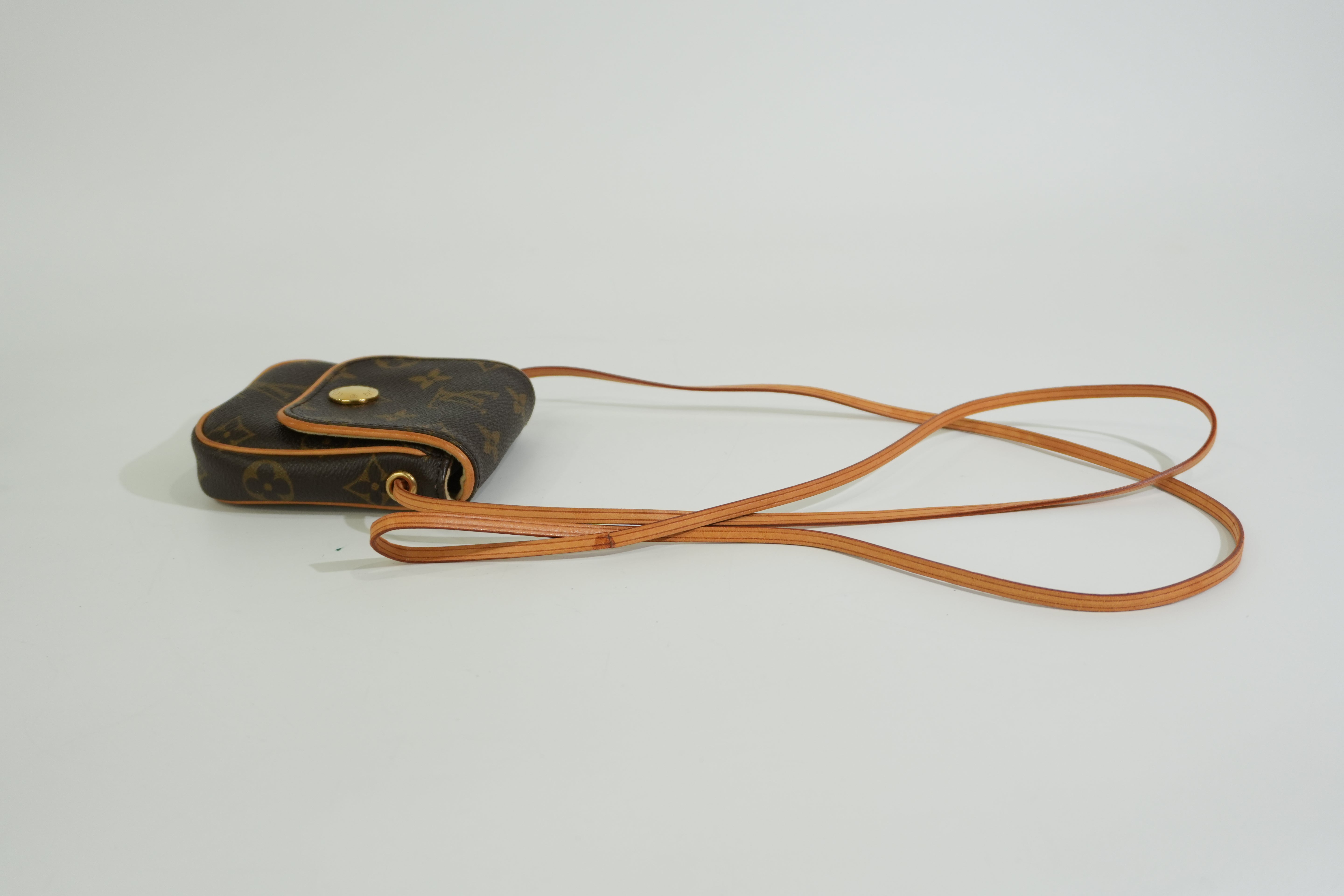 Pre-owned Louis Vuitton Monogram Pochette Cancun Crossbody Bag