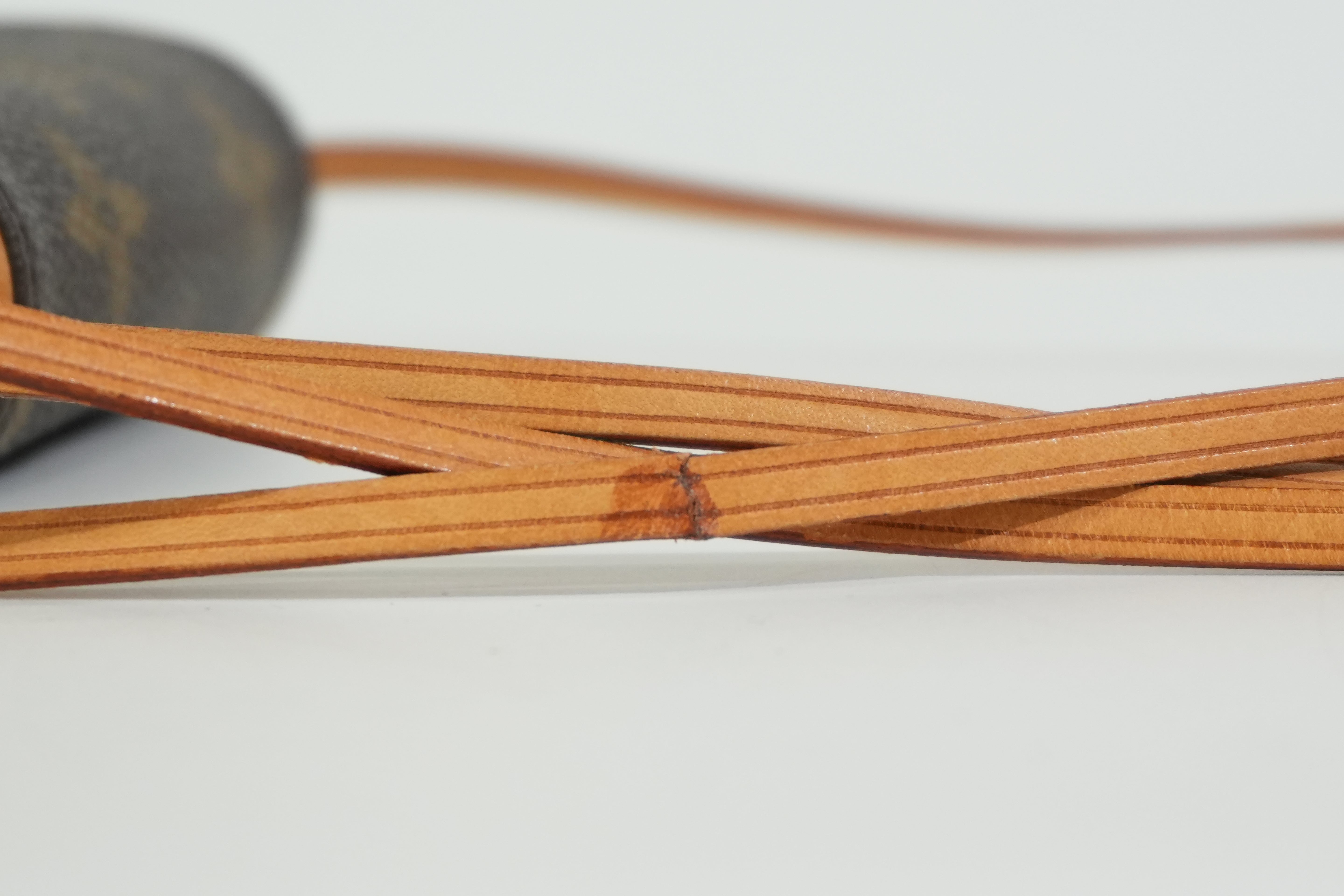 Pre-owned Louis Vuitton Monogram Pochette Cancun Crossbody Bag