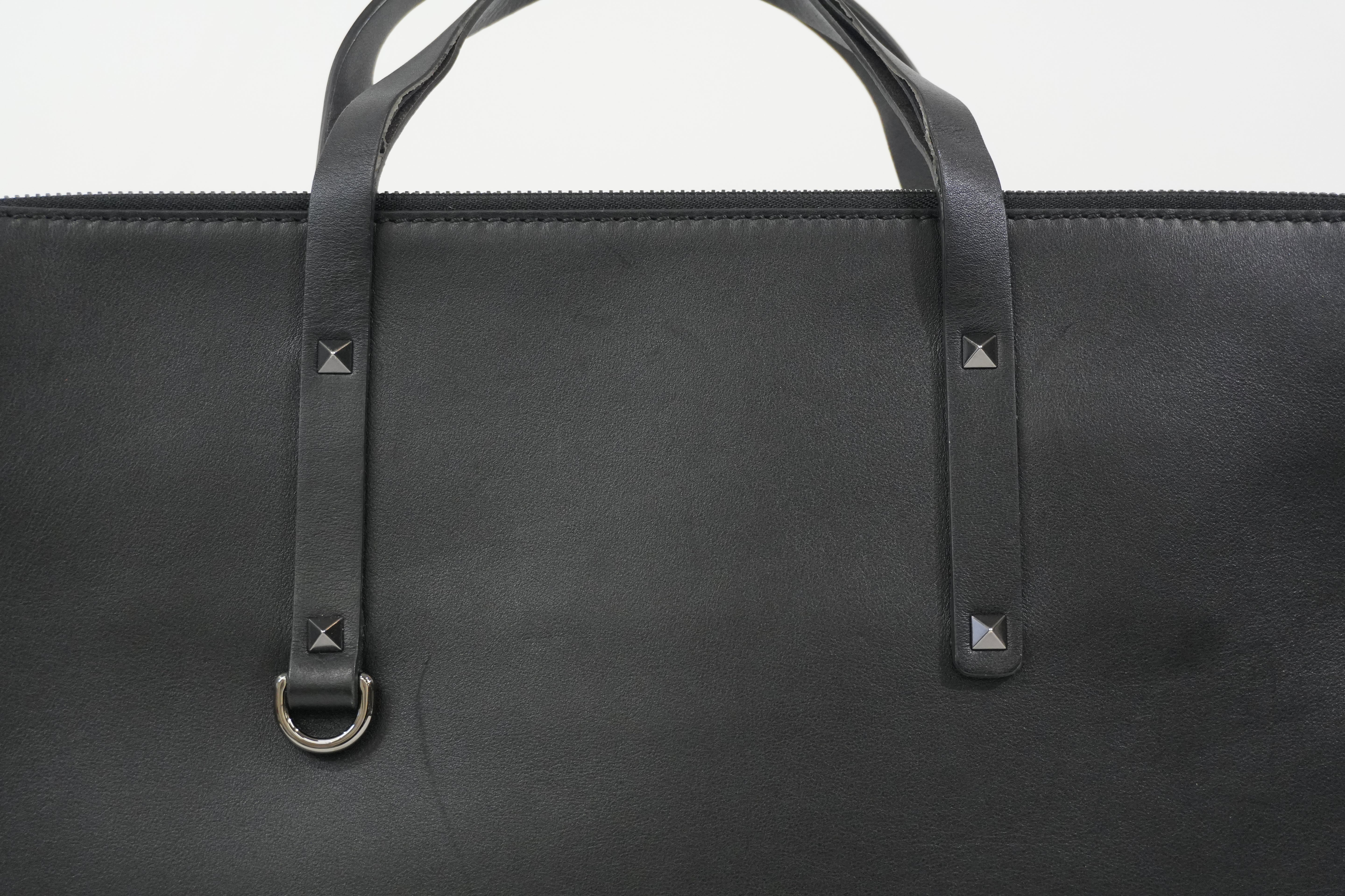 Pre-Owned Valentino Laptop Handbag