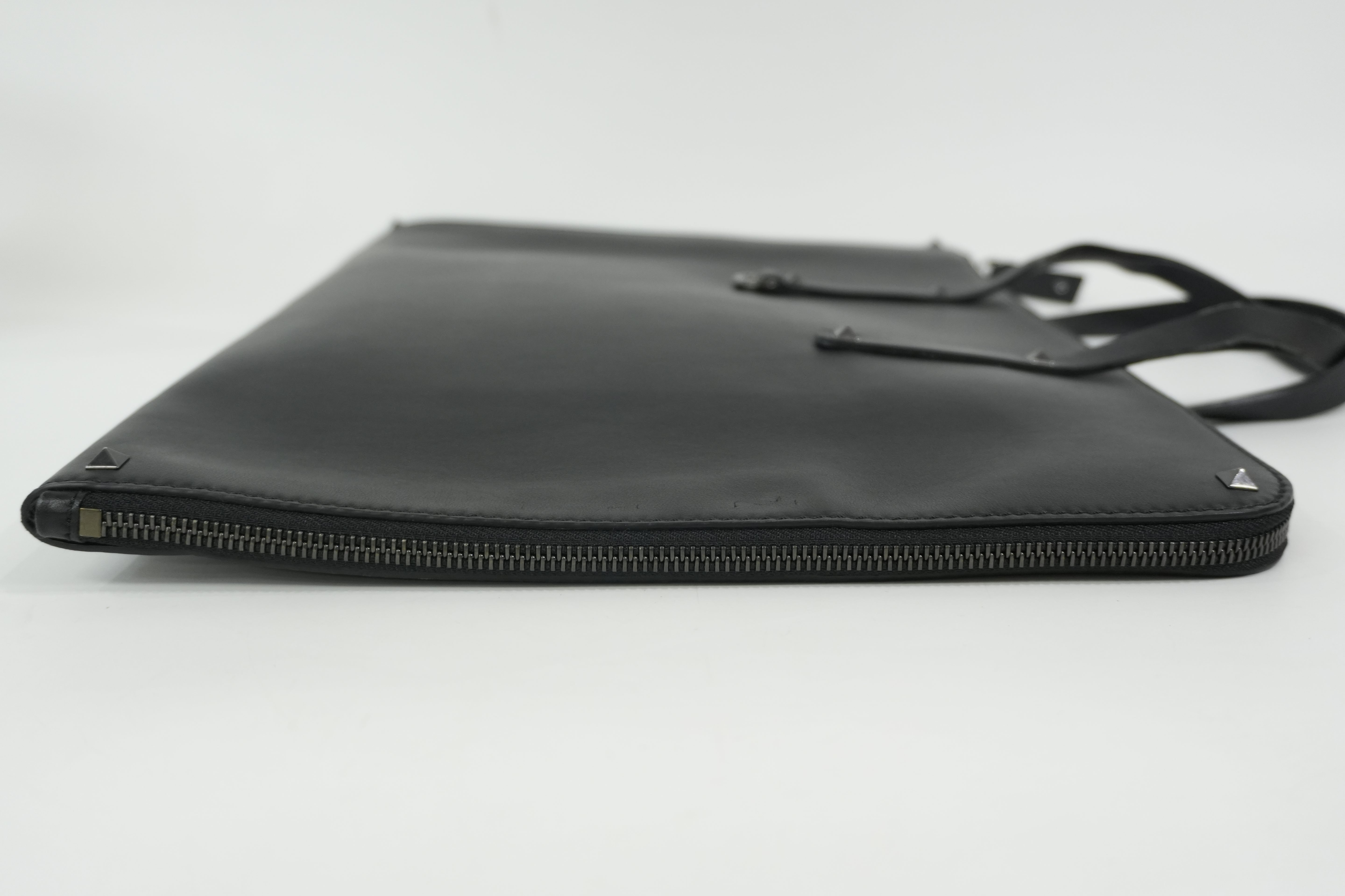 Pre-Owned Valentino Laptop Handbag