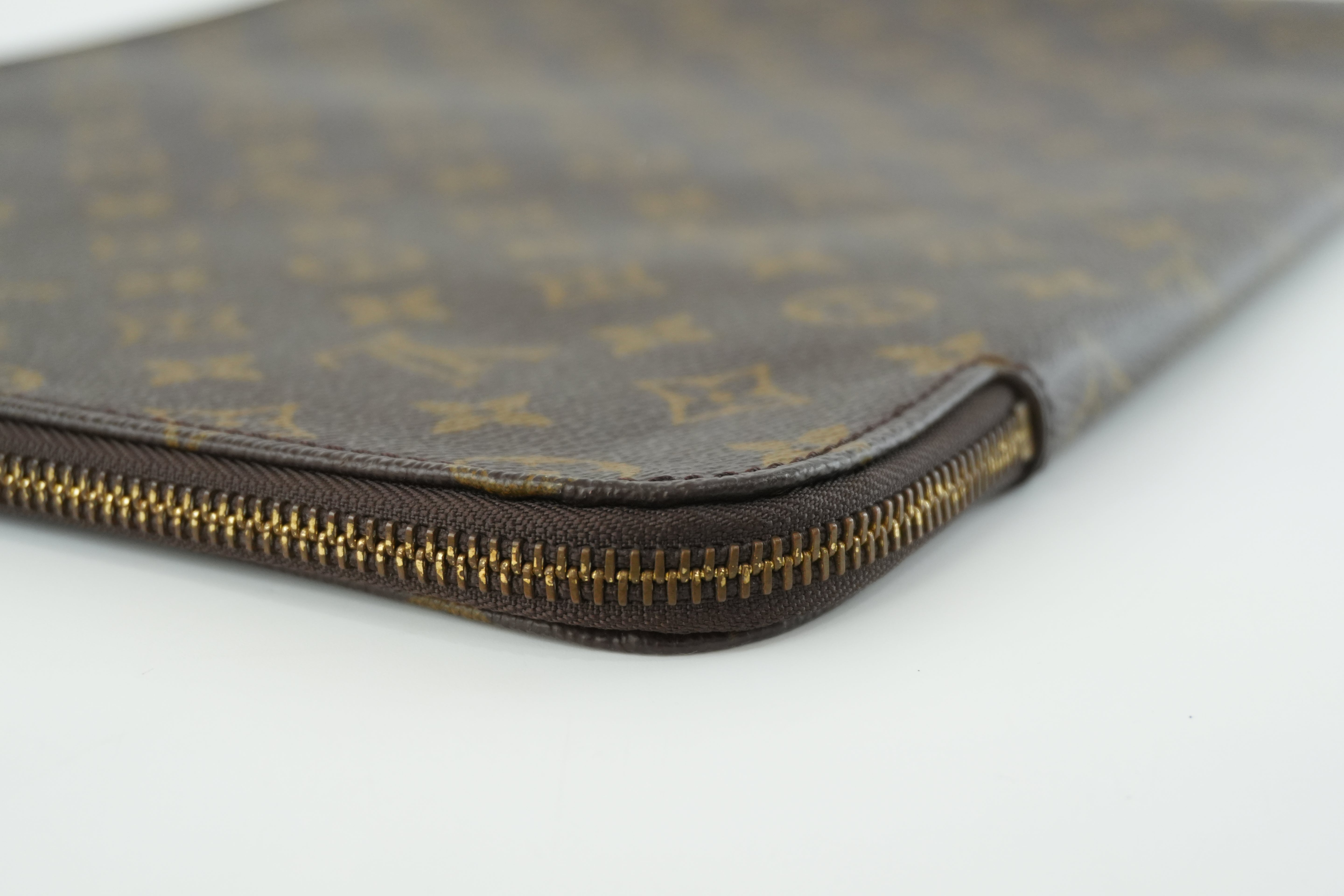 Pre-owned Louis Vuitton Monogram Pochette Document