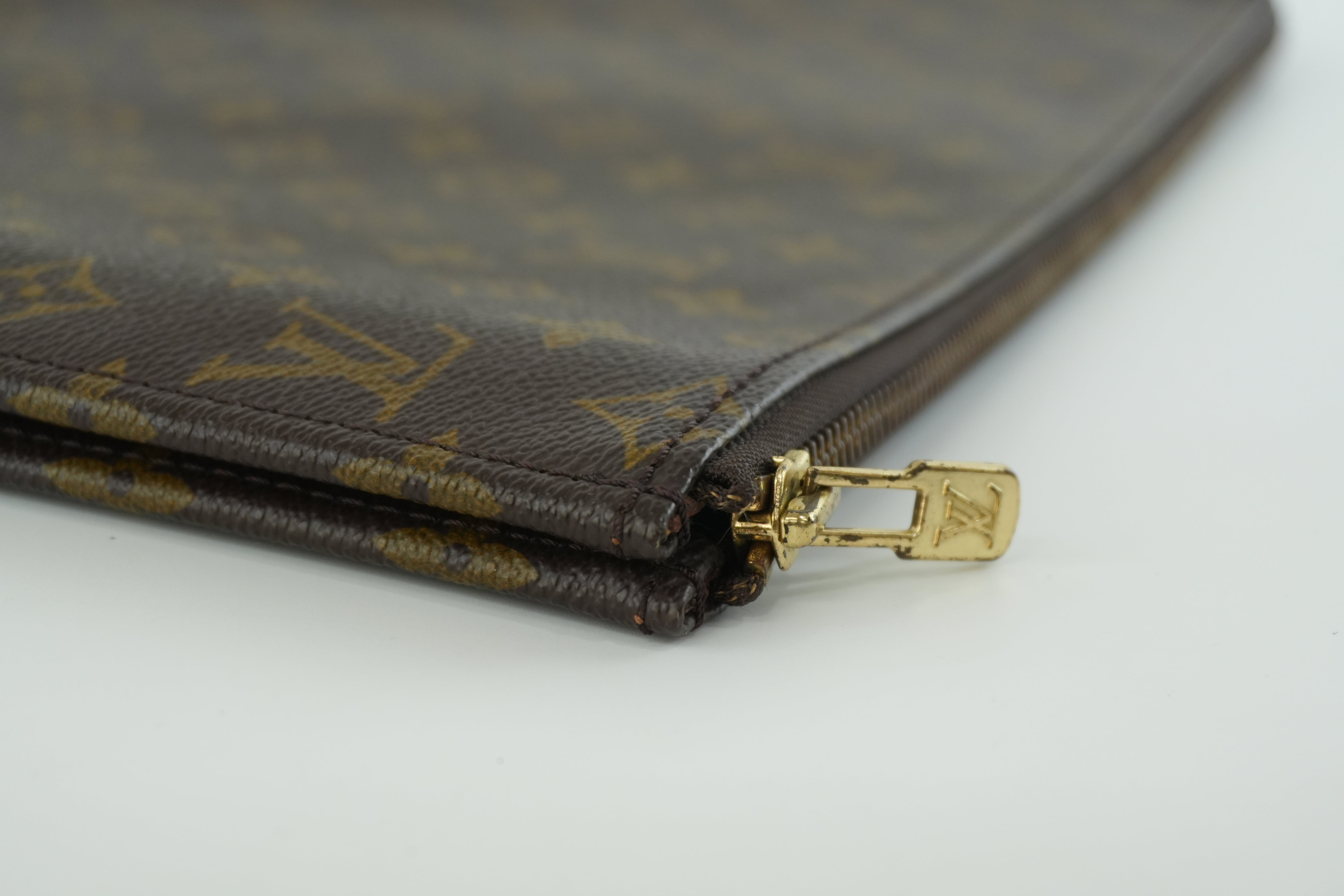Pre-owned Louis Vuitton Monogram Pochette Document