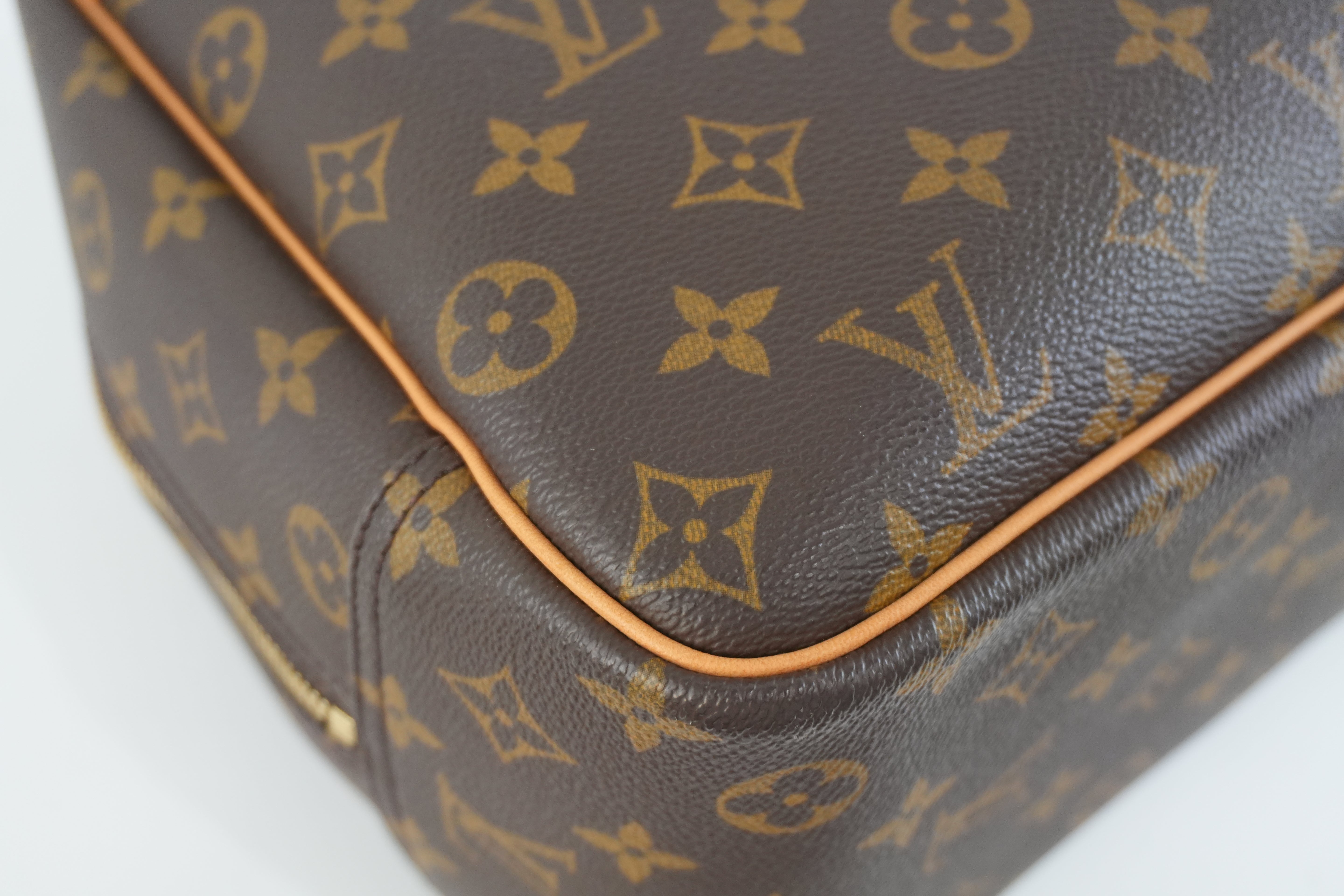 Pre-owned Louis Vuitton Monogram Deauville Handbag