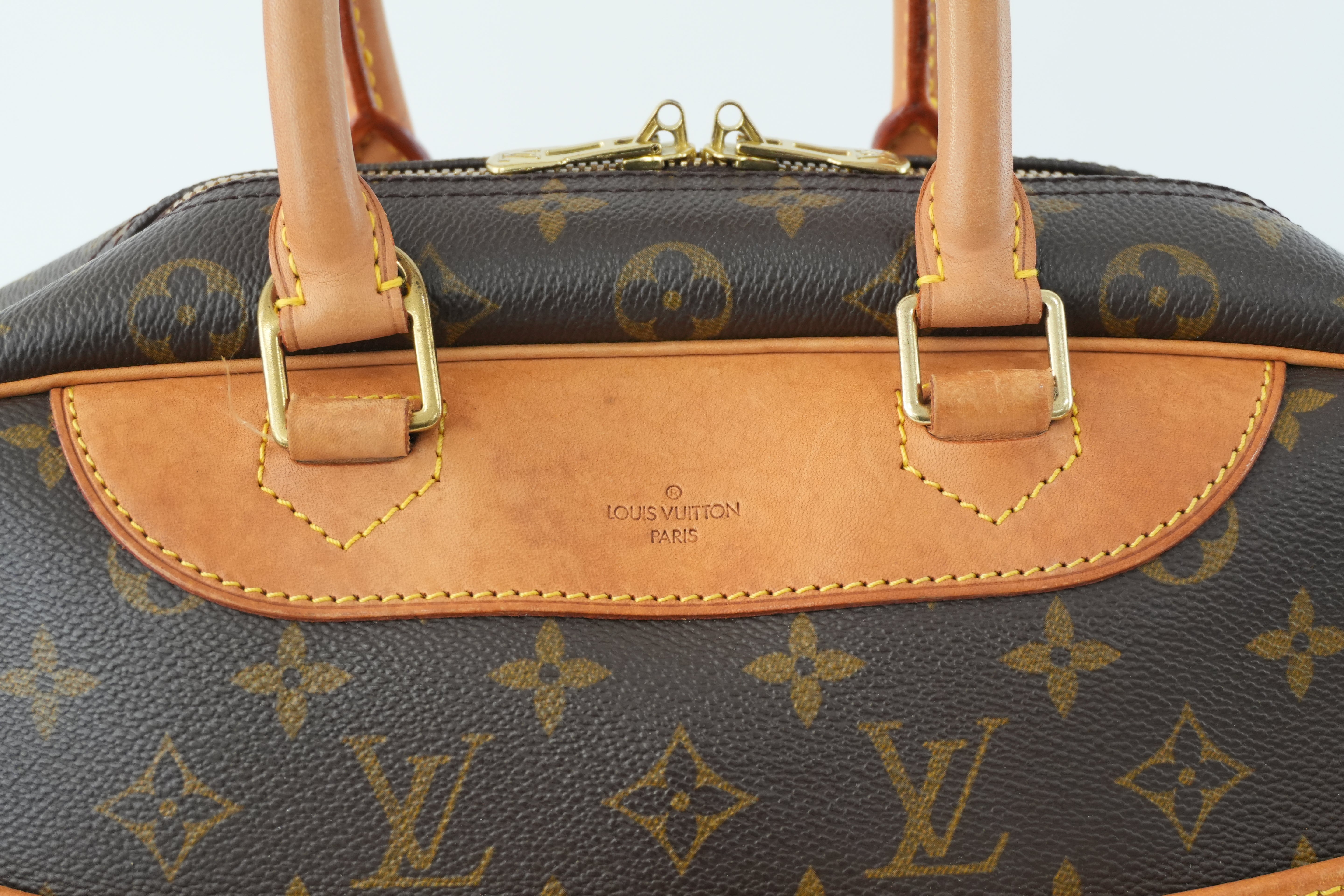 Pre-owned Louis Vuitton Monogram Deauville Handbag