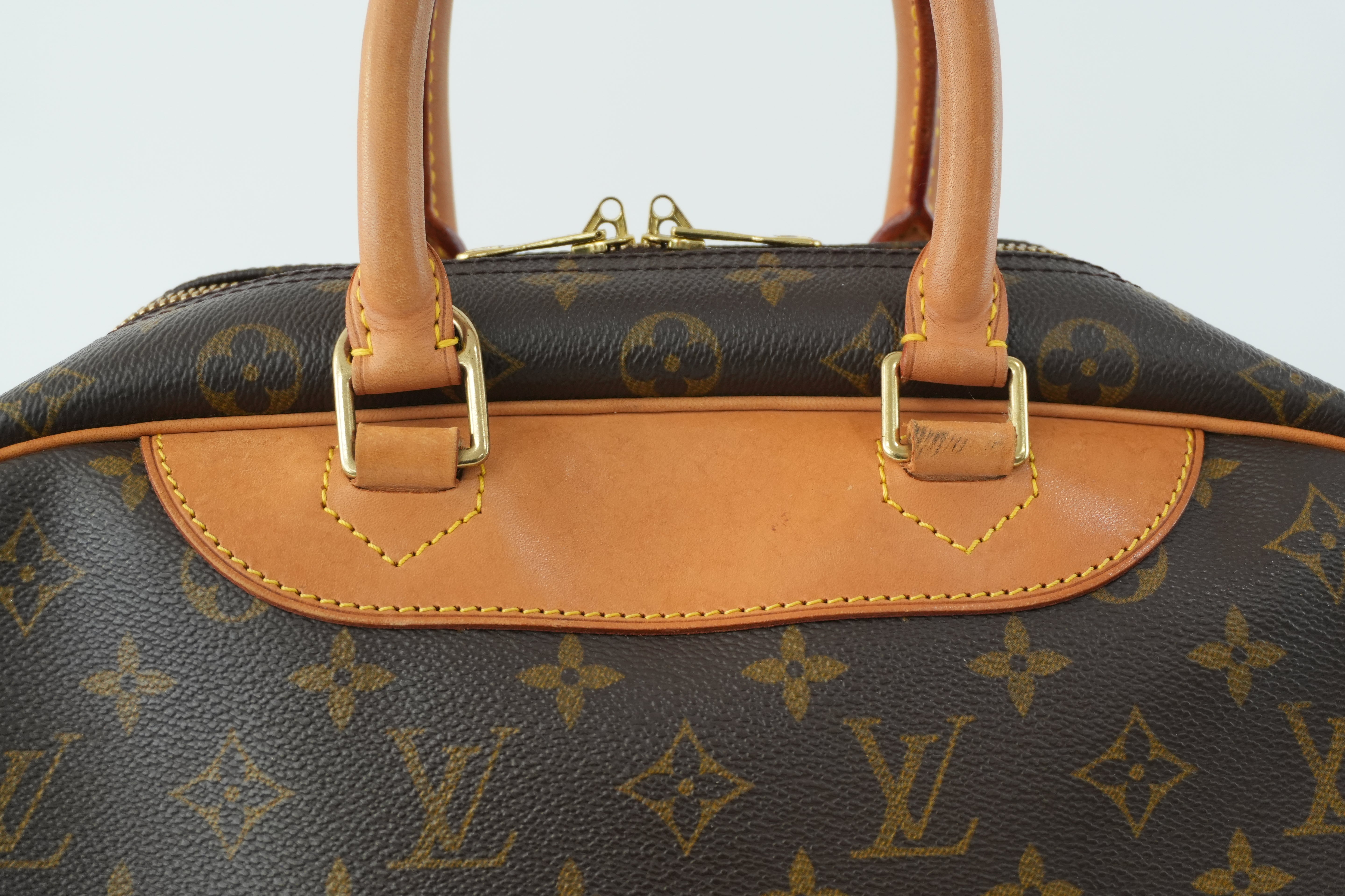Pre-owned Louis Vuitton Monogram Deauville Handbag